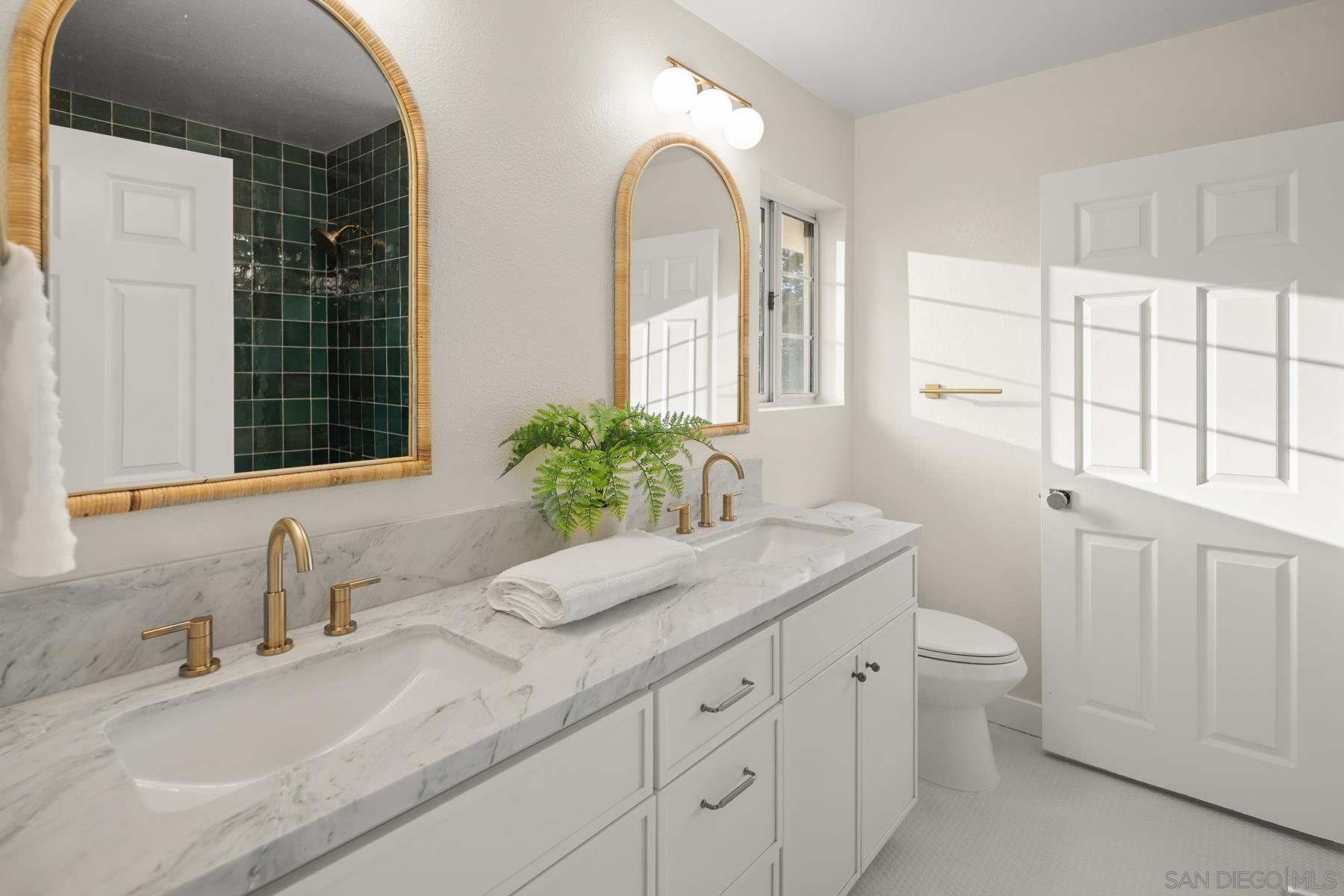 Detail Gallery Image 38 of 46 For 9975  Rue Chantemar, San Diego,  CA 92131 - 4 Beds | 3 Baths