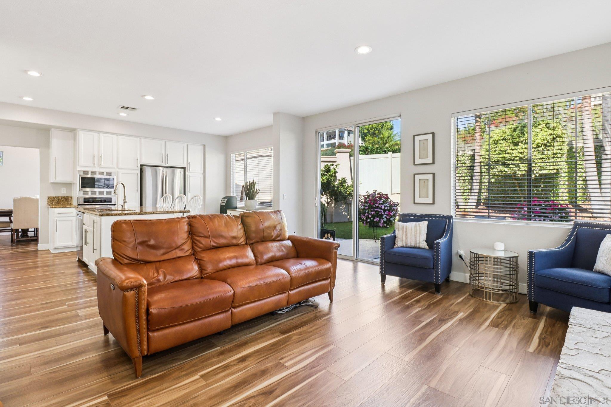 Detail Gallery Image 11 of 53 For 2904  Avenida Valera, Carlsbad,  CA 92009 - 4 Beds | 3 Baths