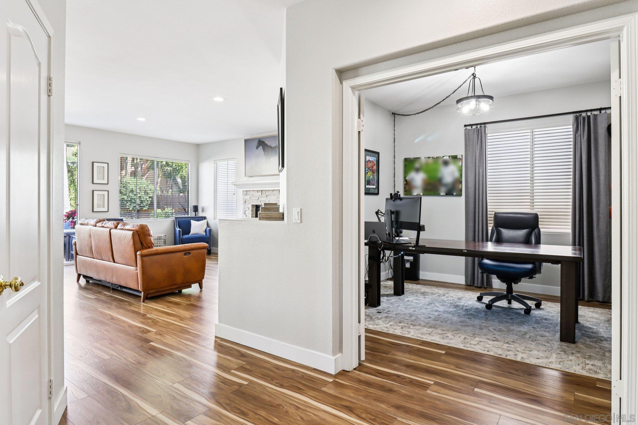 Detail Gallery Image 9 of 53 For 2904  Avenida Valera, Carlsbad,  CA 92009 - 4 Beds | 3 Baths