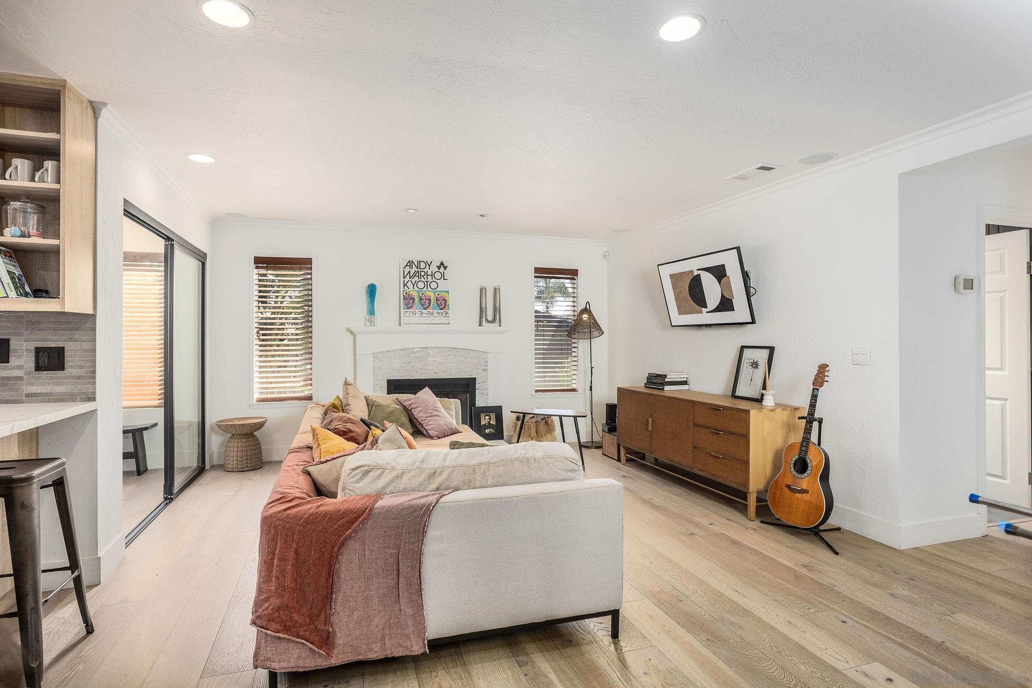 Detail Gallery Image 14 of 36 For 2438  Sacada Cir, Carlsbad,  CA 92009 - 3 Beds | 3 Baths