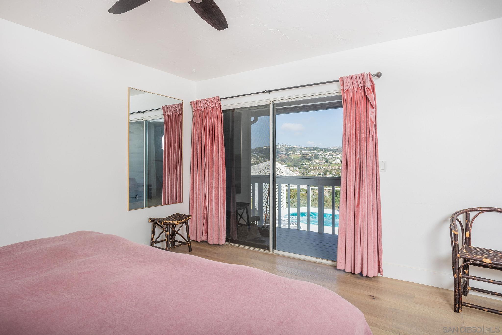 Detail Gallery Image 17 of 36 For 2438  Sacada Cir, Carlsbad,  CA 92009 - 3 Beds | 3 Baths