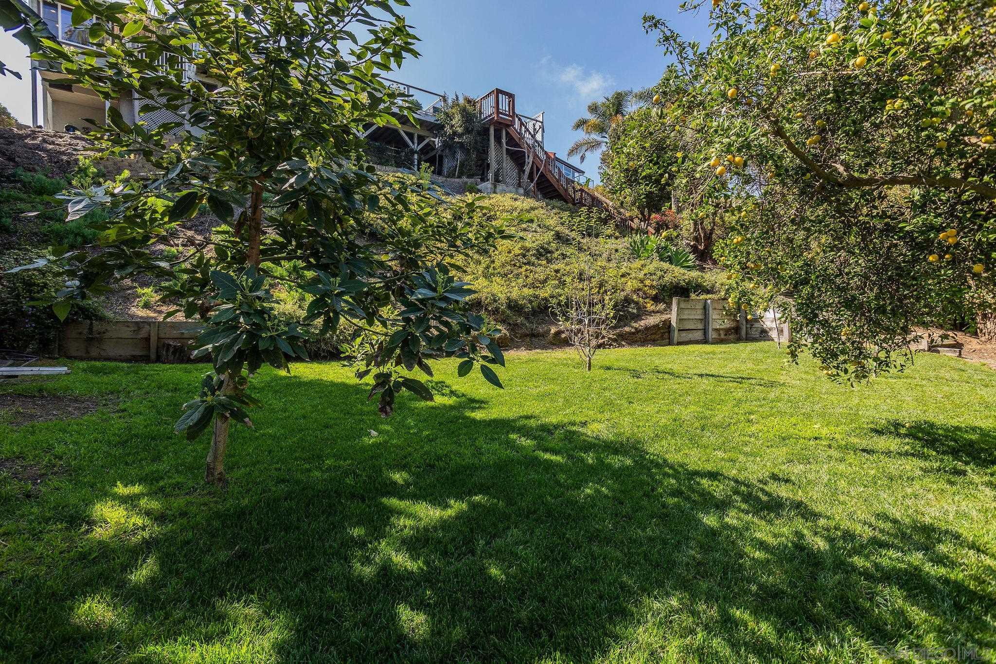 Detail Gallery Image 33 of 36 For 2438  Sacada Cir, Carlsbad,  CA 92009 - 3 Beds | 3 Baths