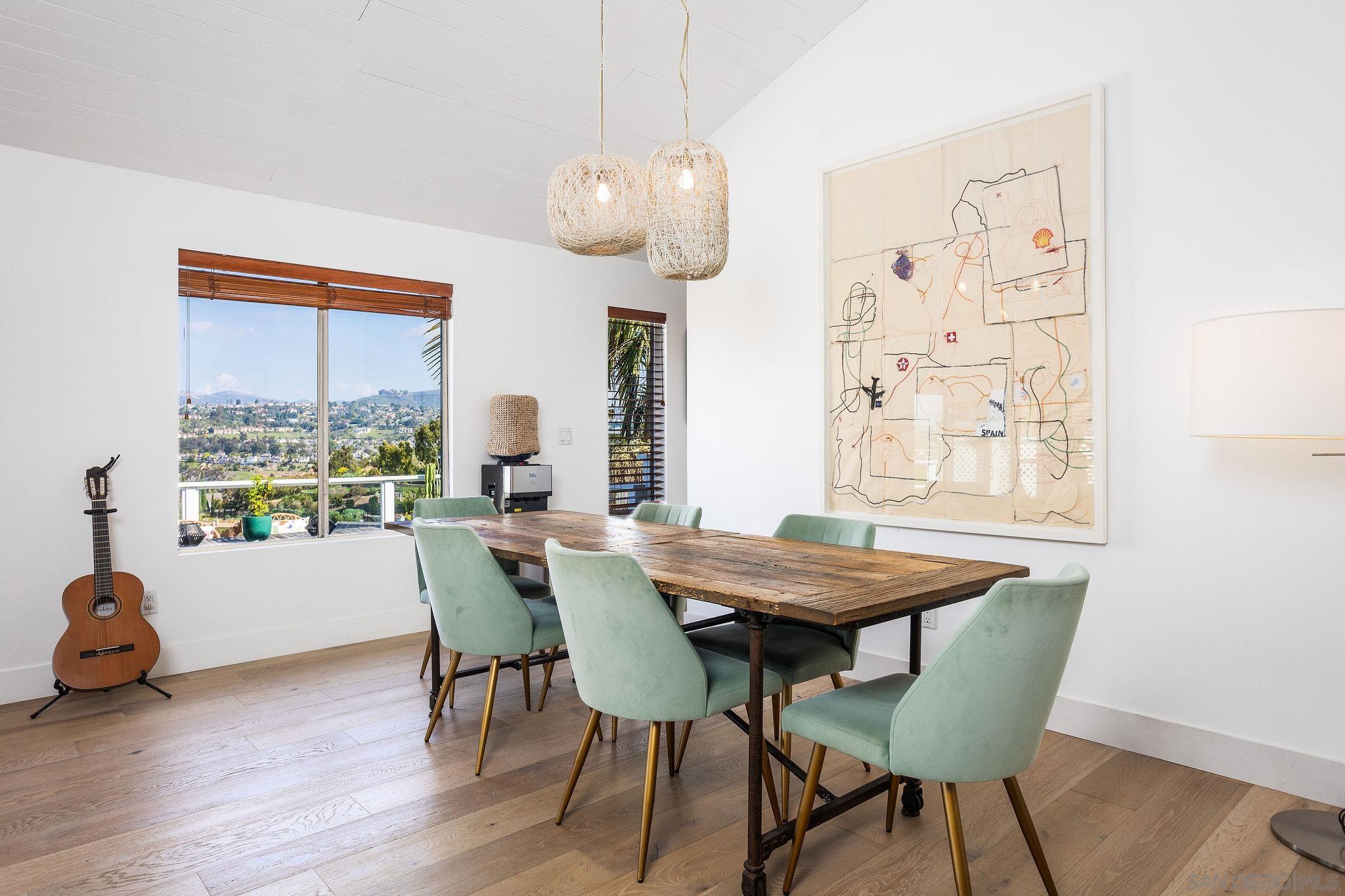 Detail Gallery Image 6 of 36 For 2438  Sacada Cir, Carlsbad,  CA 92009 - 3 Beds | 3 Baths