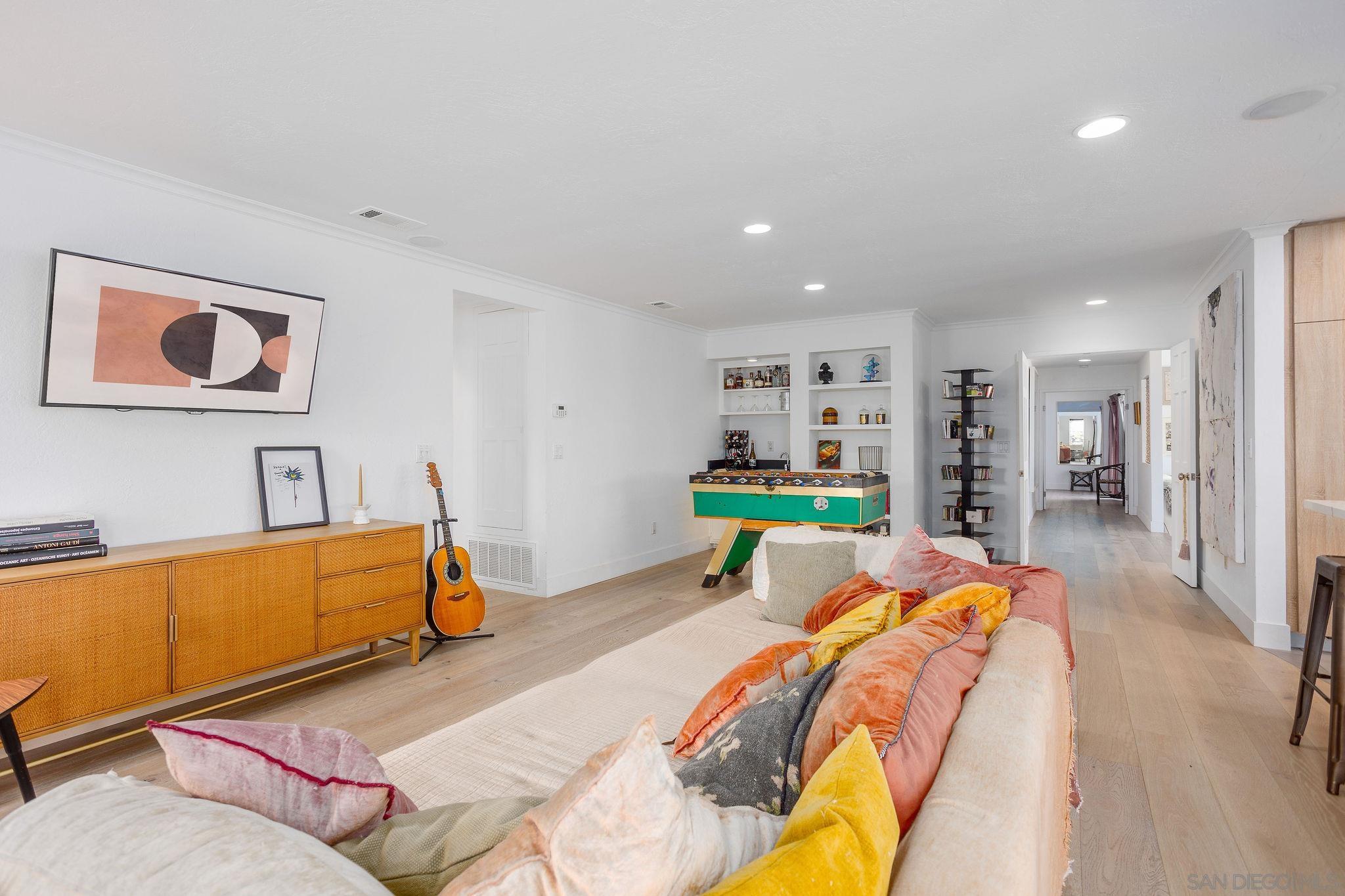 Detail Gallery Image 7 of 36 For 2438  Sacada Cir, Carlsbad,  CA 92009 - 3 Beds | 3 Baths