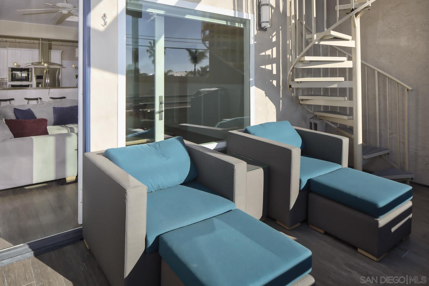 Detail Gallery Image 10 of 23 For 2154  Manchester Ave, Cardiff By The Sea,  CA 92007 - 3 Beds | 3 Baths