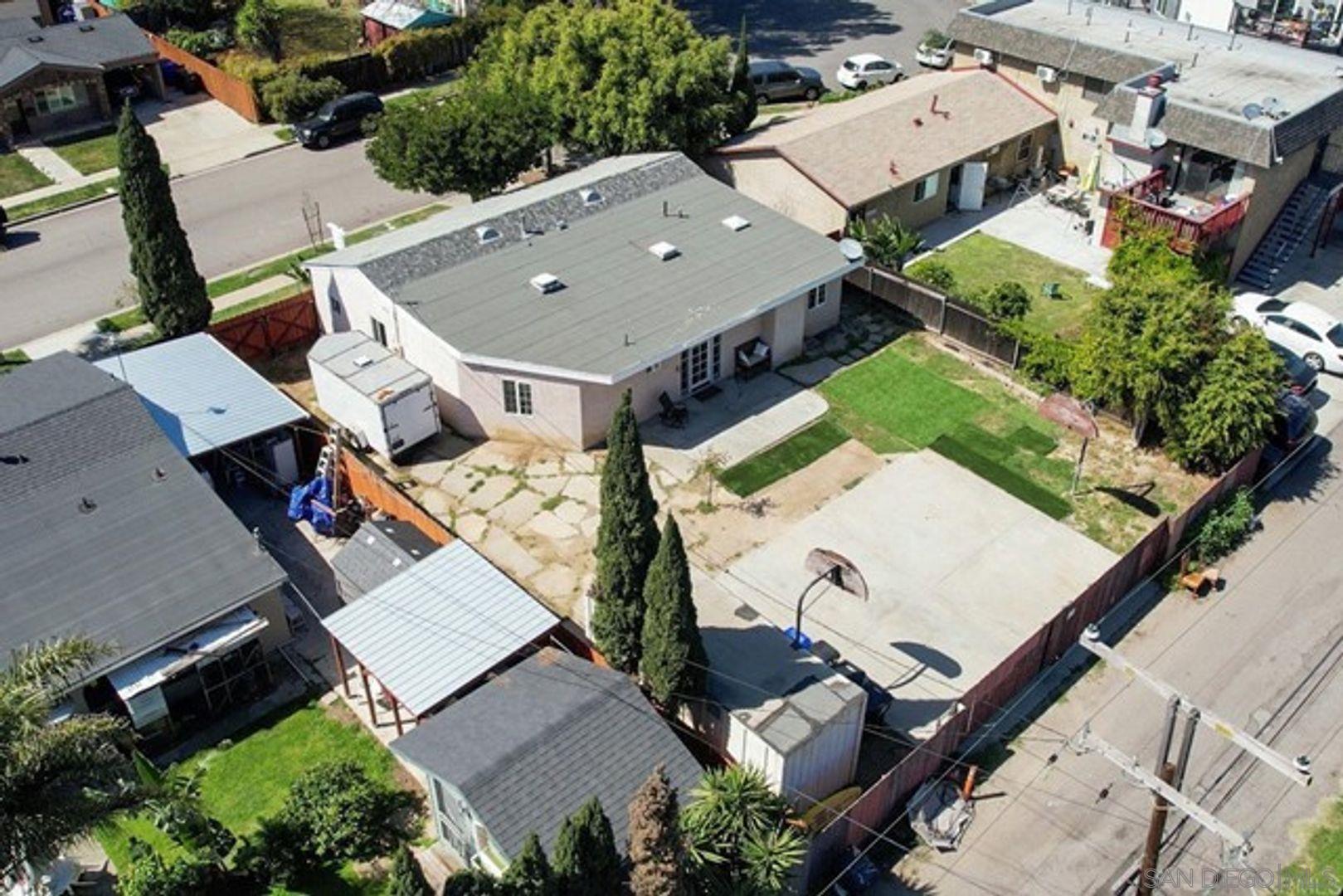 Detail Gallery Image 2 of 18 For 4575  Gila Ave, San Diego,  CA 92117 - 3 Beds | 1/1 Baths