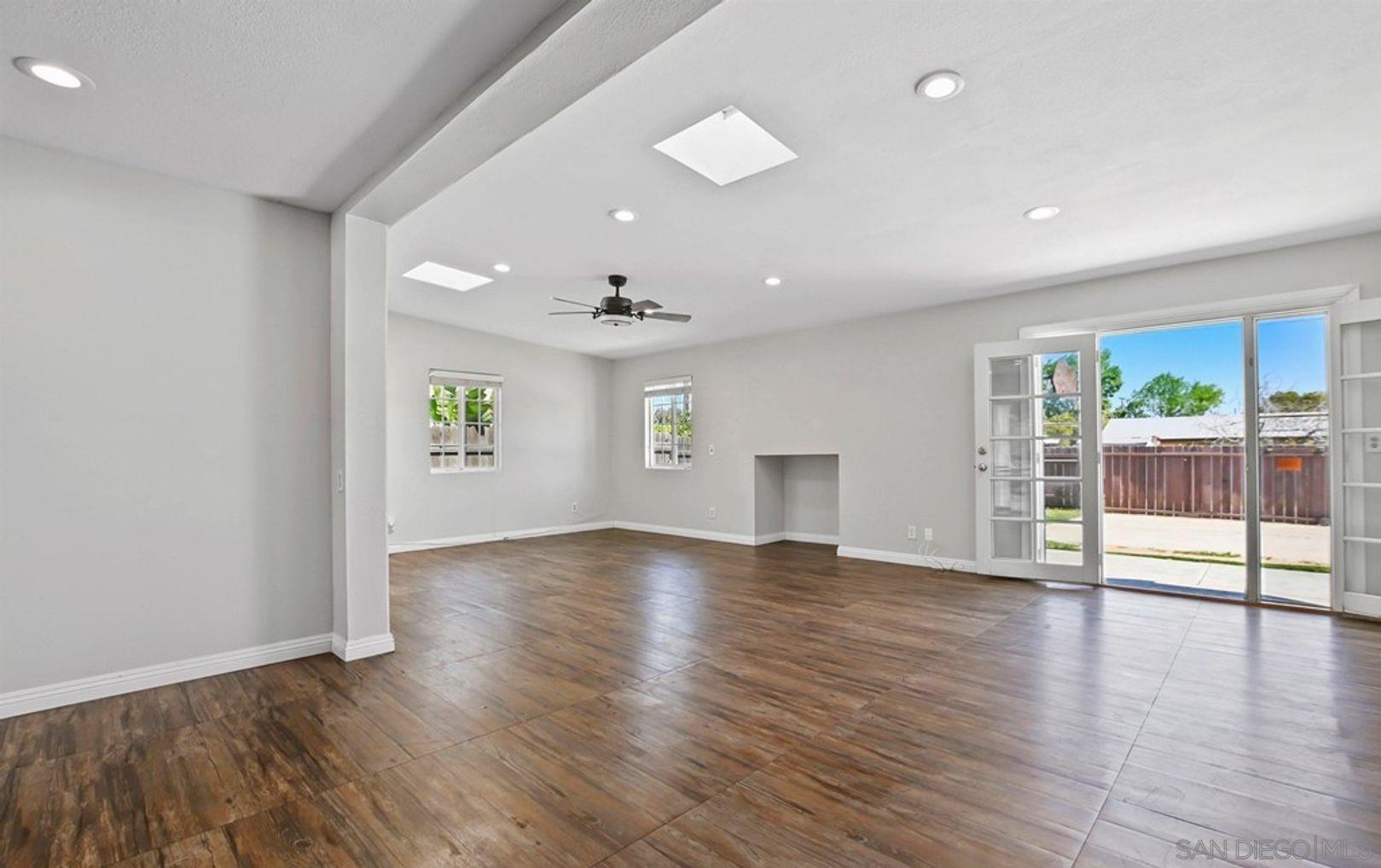 Detail Gallery Image 4 of 18 For 4575  Gila Ave, San Diego,  CA 92117 - 3 Beds | 1/1 Baths