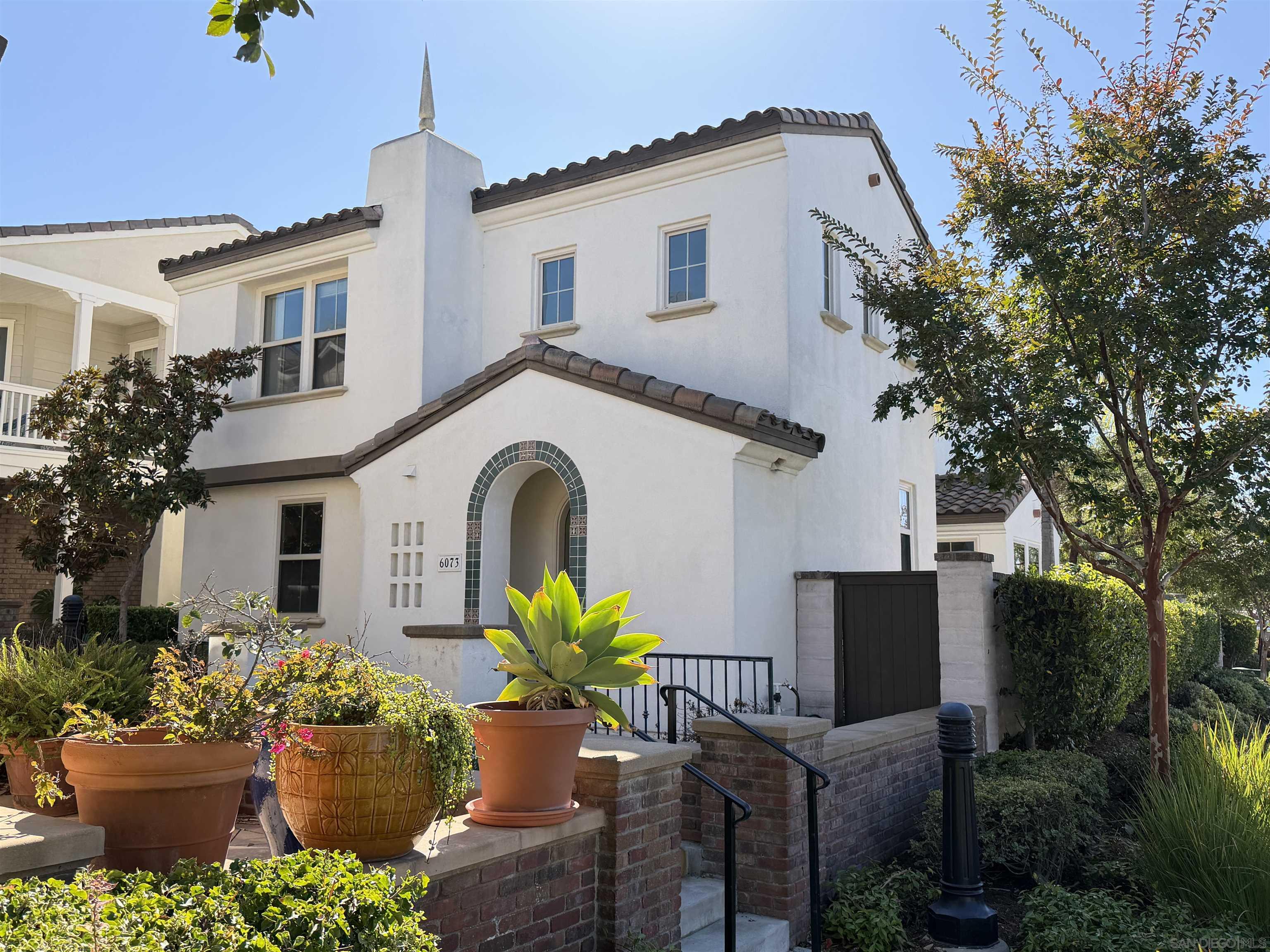 Detail Gallery Image 3 of 17 For 6073  Roselle Meadows Trl, San Diego,  CA 92130 - 4 Beds | 3 Baths