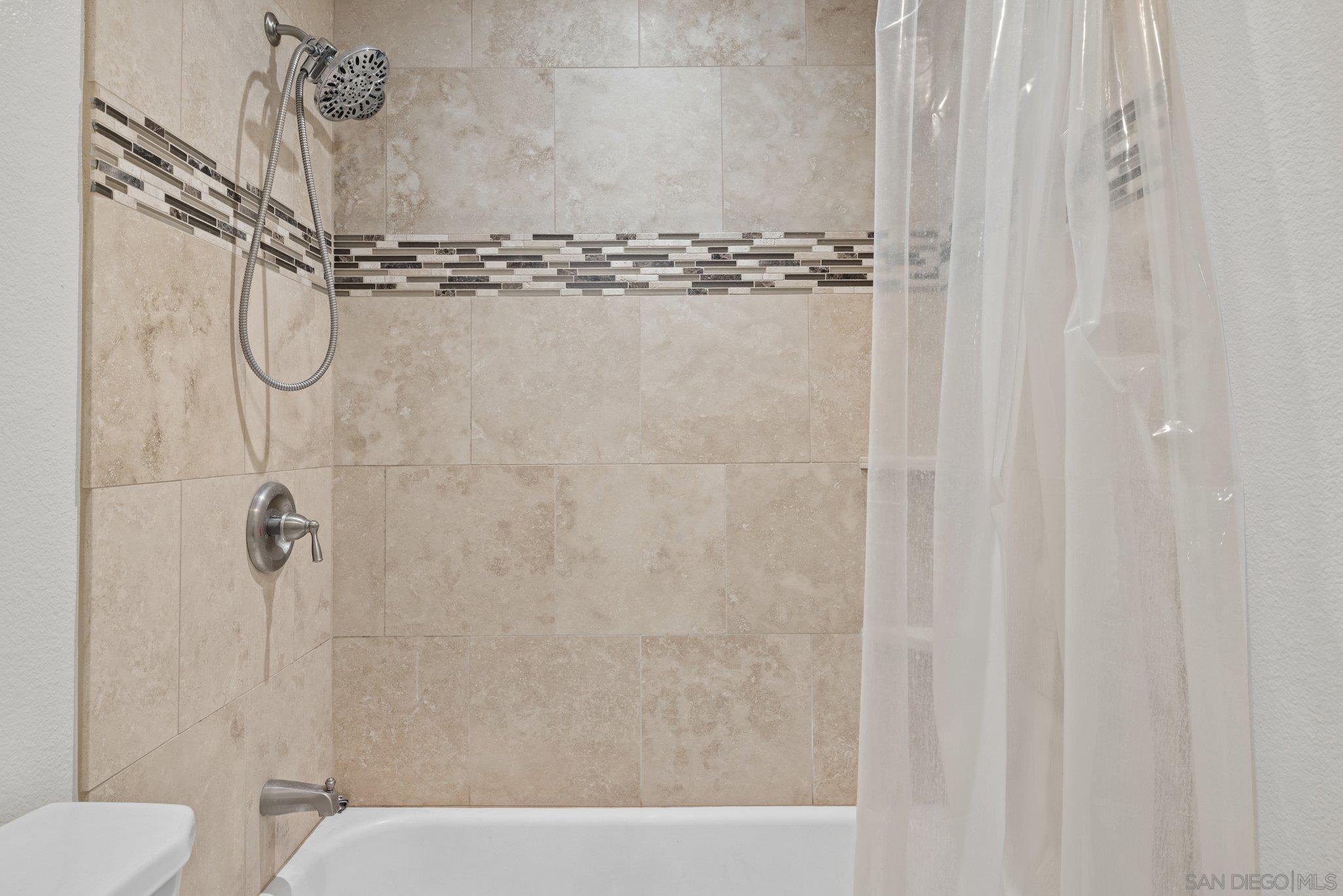 Detail Gallery Image 26 of 35 For 15913  Avenida Villaha  #42,  San Diego,  CA 92128 - 3 Beds | 2/1 Baths