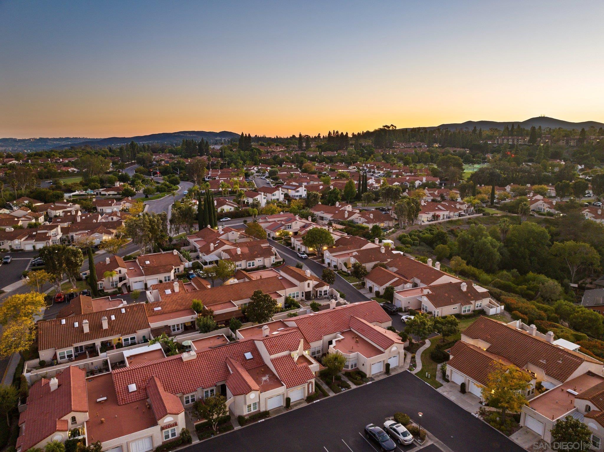 Detail Gallery Image 33 of 35 For 15913  Avenida Villaha  #42,  San Diego,  CA 92128 - 3 Beds | 2/1 Baths