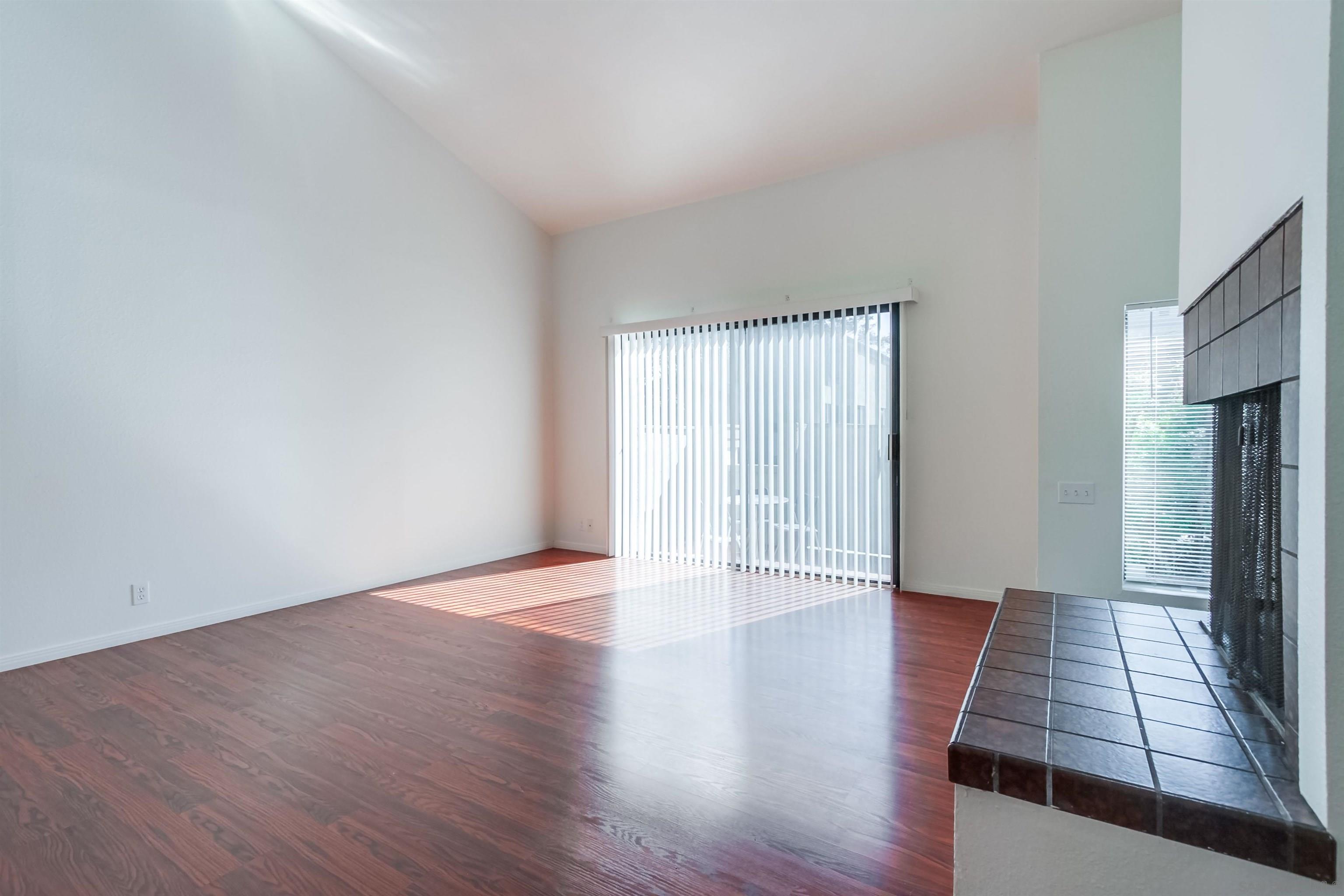 Detail Gallery Image 7 of 43 For 3324  Caminito Eastbluff  161, La Jolla,  CA 92037 - 3 Beds | 2/1 Baths