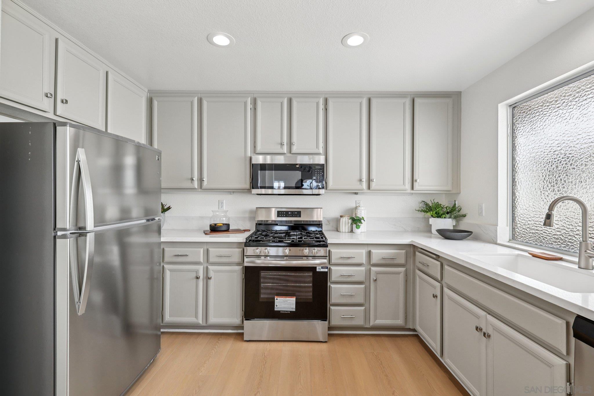 Detail Gallery Image 15 of 59 For 2491  Moonlight Gln, Escondido,  CA 92026 - 3 Beds | 2 Baths