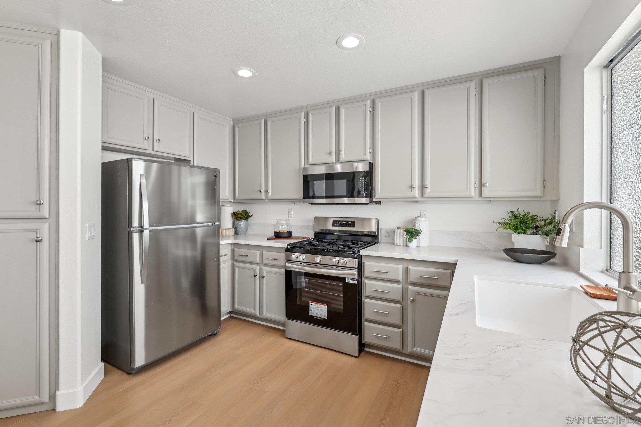 Detail Gallery Image 16 of 59 For 2491  Moonlight Gln, Escondido,  CA 92026 - 3 Beds | 2 Baths