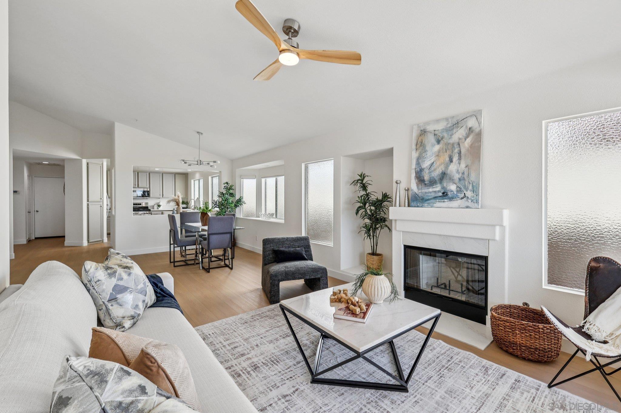 Detail Gallery Image 4 of 59 For 2491  Moonlight Gln, Escondido,  CA 92026 - 3 Beds | 2 Baths