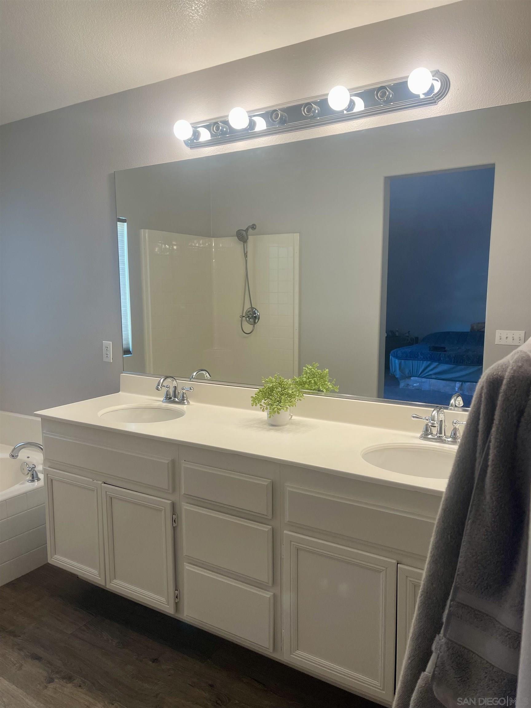 Detail Gallery Image 12 of 13 For 28454  Saddlecrest, Sun City,  CA 92585 - 4 Beds | 3 Baths