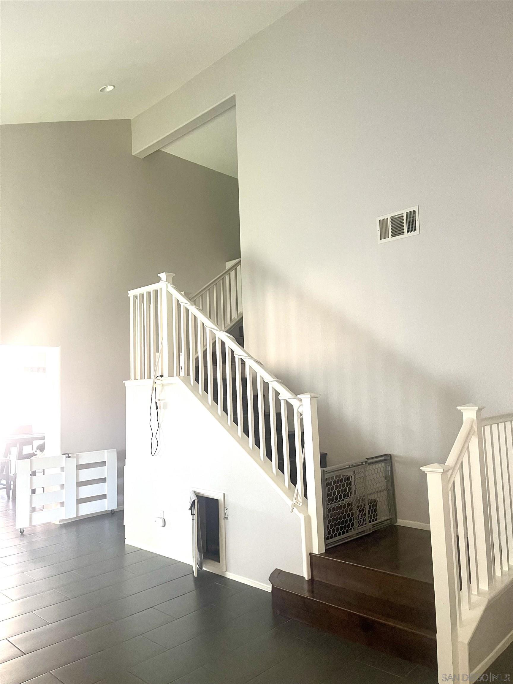 Detail Gallery Image 7 of 13 For 28454  Saddlecrest, Sun City,  CA 92585 - 4 Beds | 3 Baths