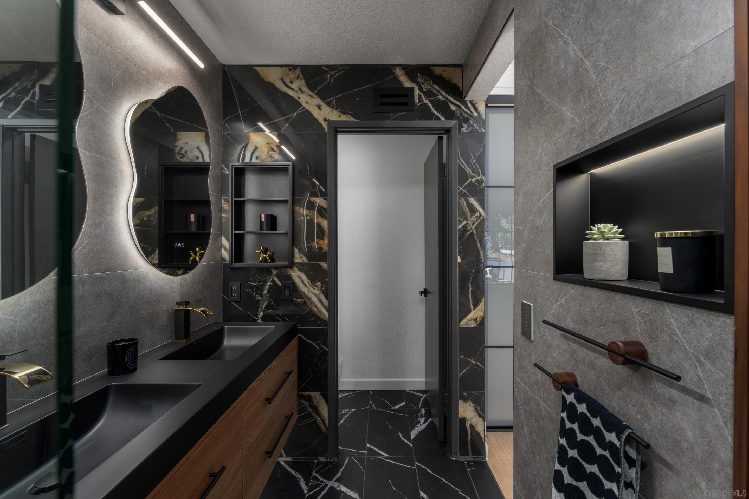 Detail Gallery Image 34 of 75 For 3510  Voyager Cir, San Diego,  CA 92130 - 2 Beds | 2 Baths