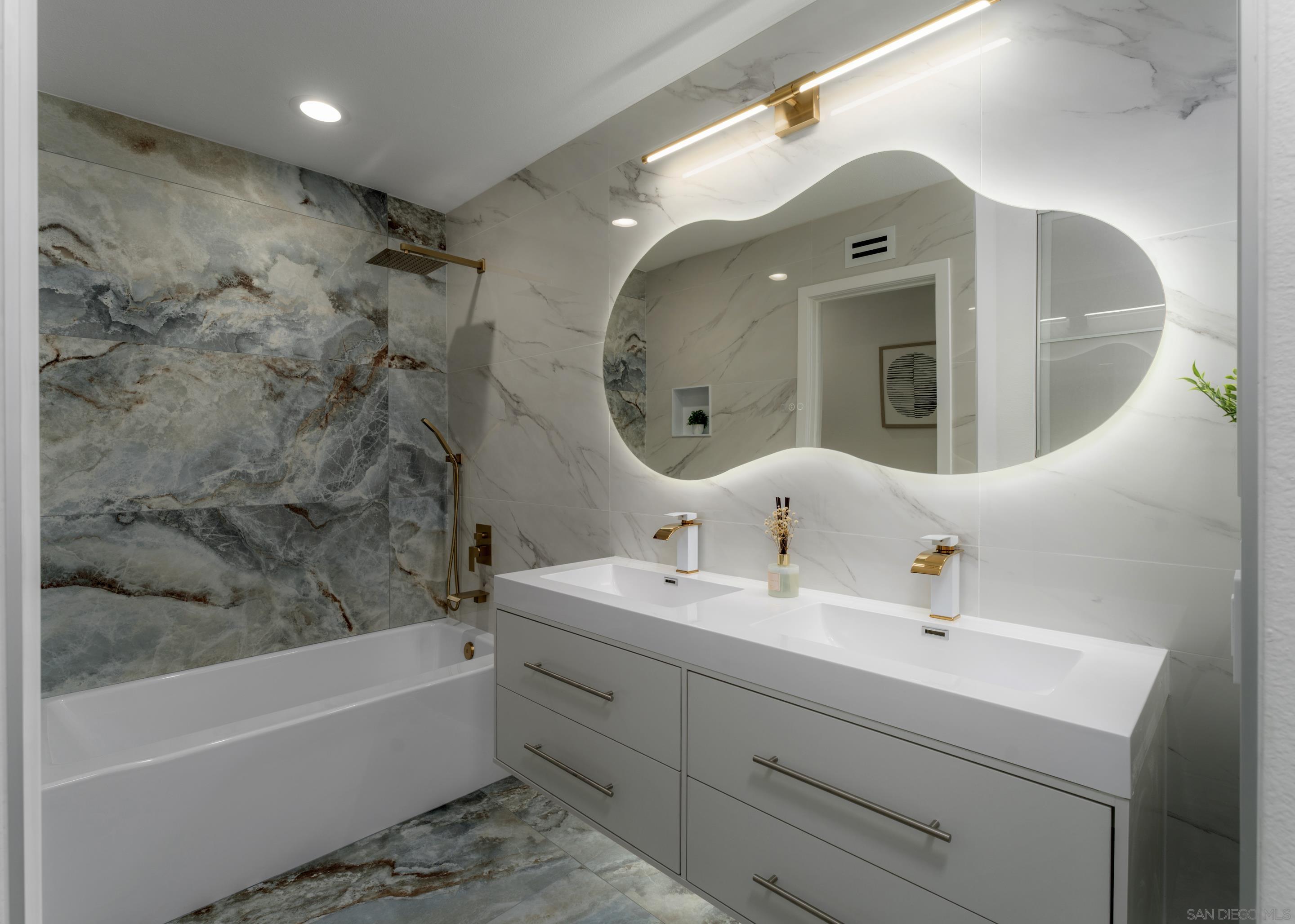 Detail Gallery Image 6 of 75 For 3510  Voyager Cir, San Diego,  CA 92130 - 2 Beds | 2 Baths