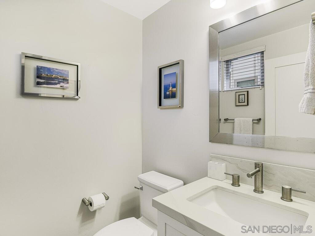 Detail Gallery Image 22 of 70 For 938  Opal St, San Diego,  CA 92109 - 6 Beds | 4/1 Baths