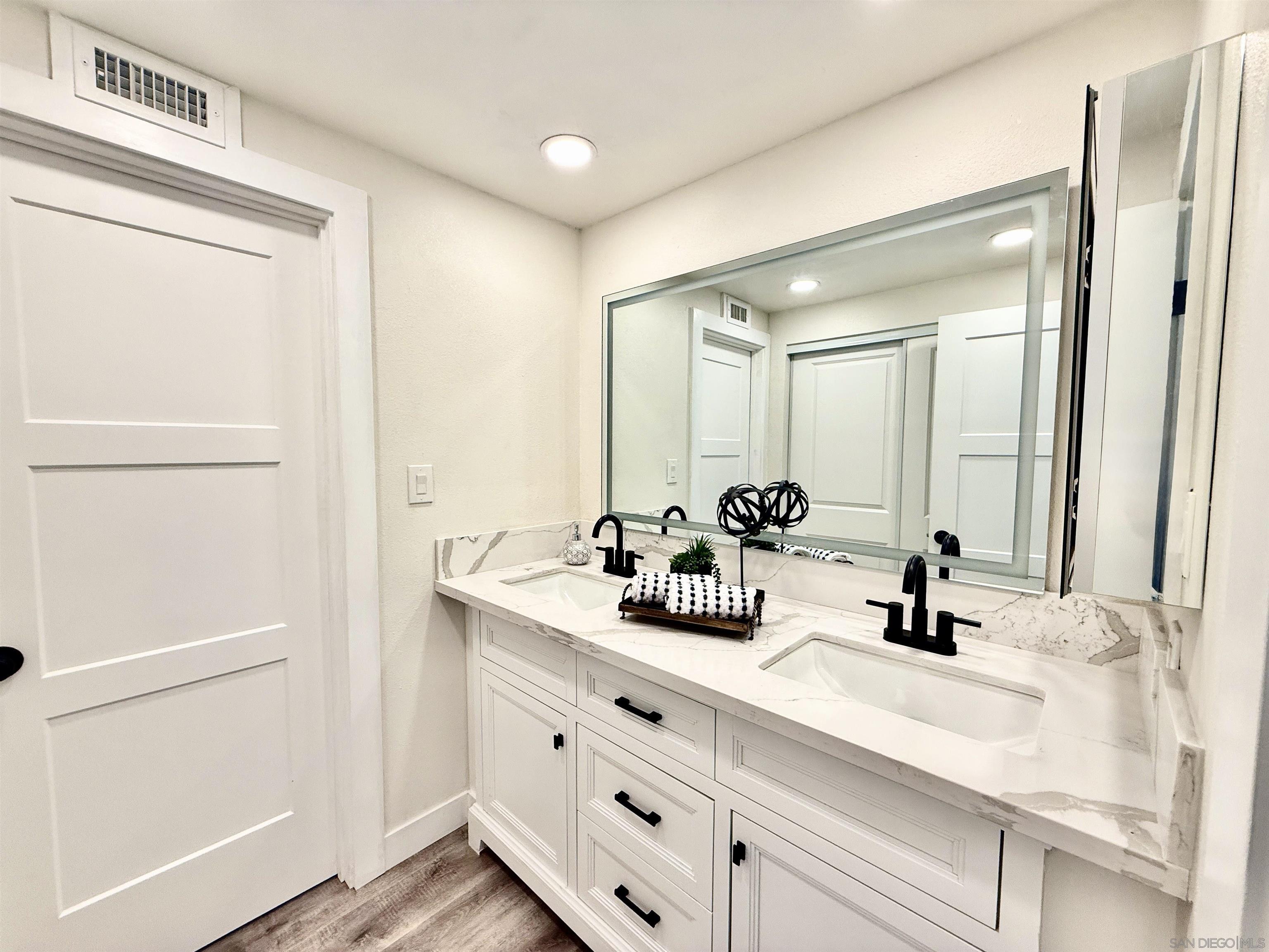 Detail Gallery Image 13 of 31 For 8815  Jackie Dr, San Diego,  CA 92119 - 4 Beds | 2/1 Baths