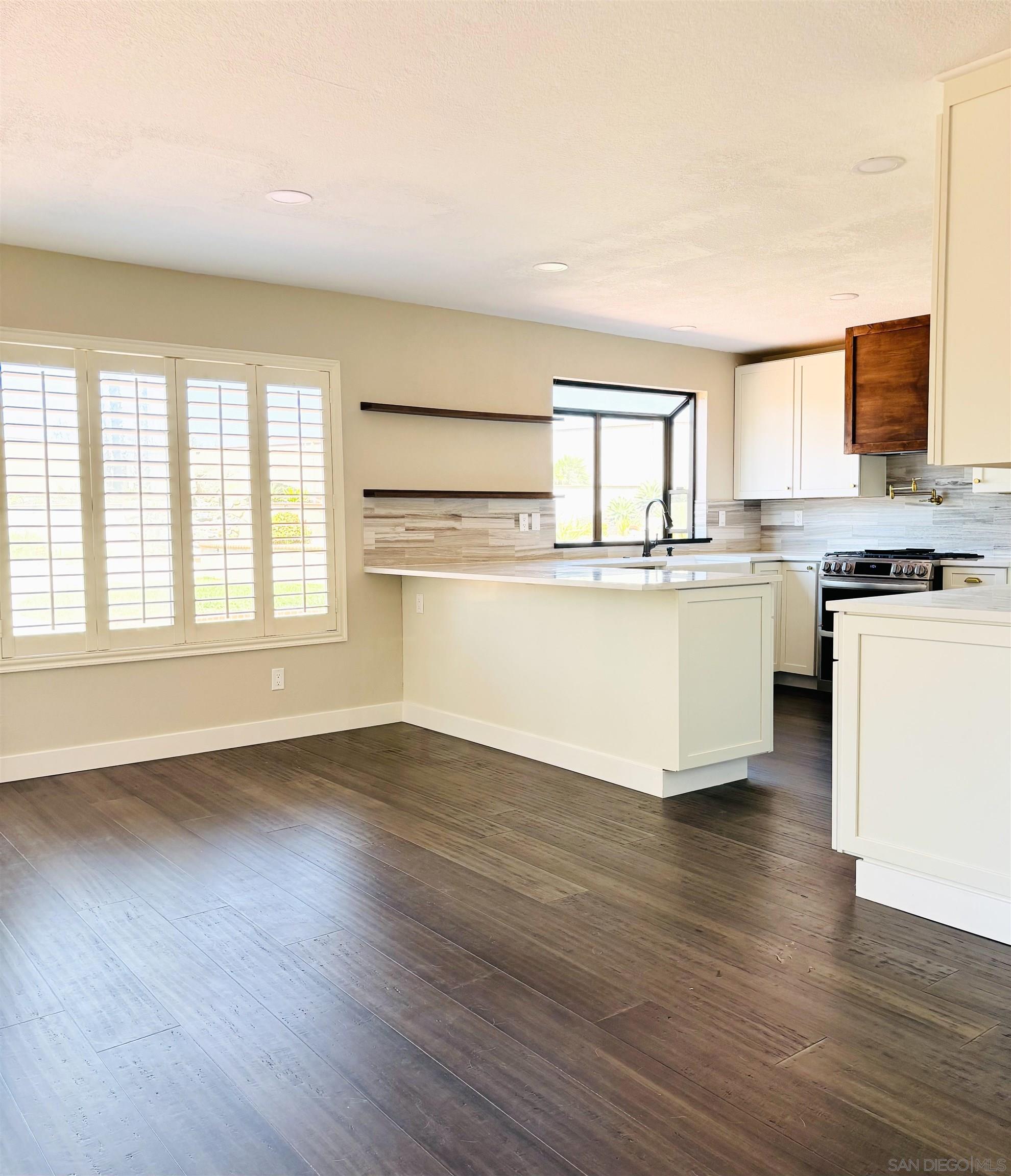 Detail Gallery Image 11 of 41 For 672  Chateau Place, Escondido,  CA 92029 - 4 Beds | 3 Baths