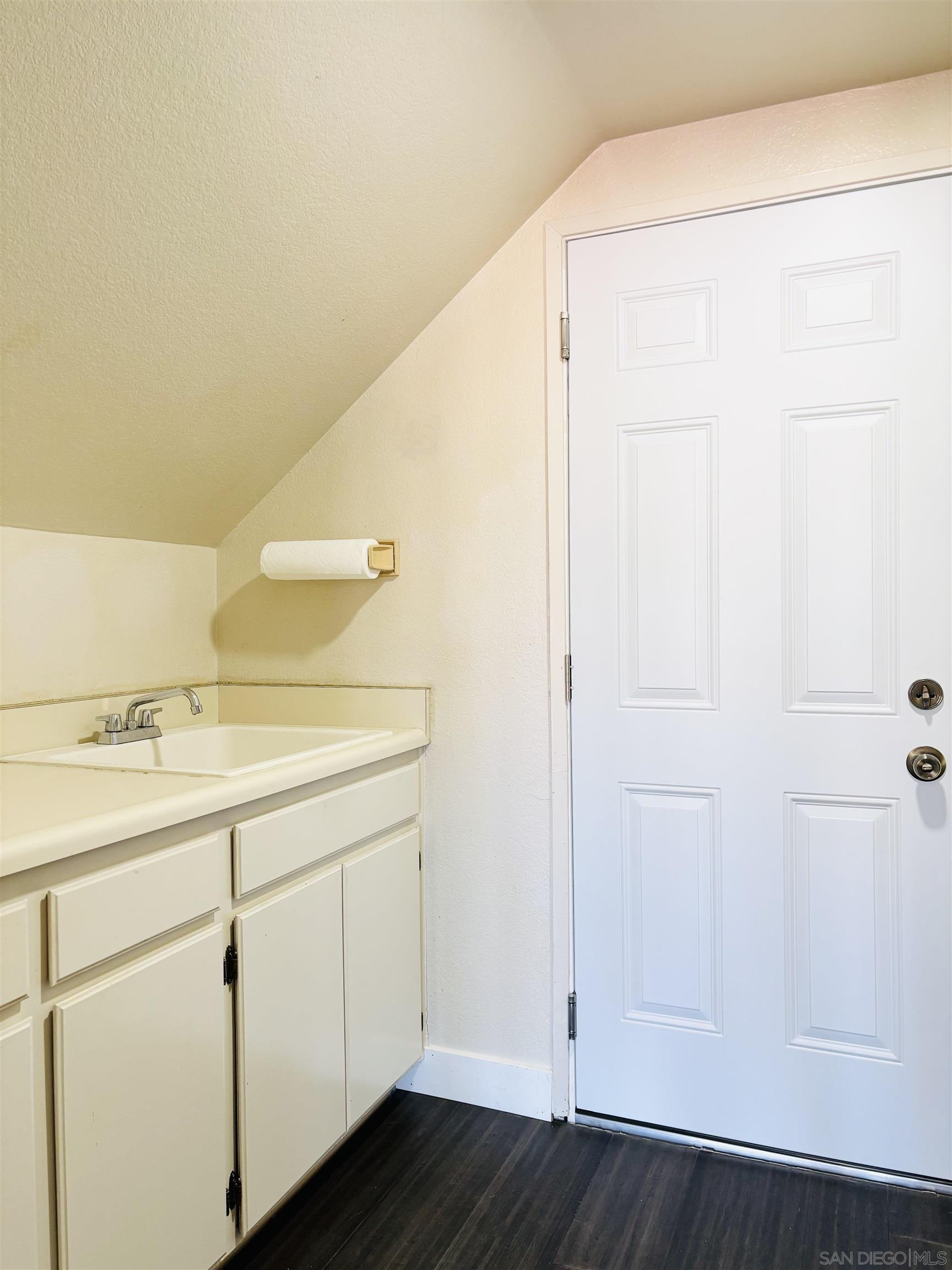 Detail Gallery Image 18 of 41 For 672  Chateau Place, Escondido,  CA 92029 - 4 Beds | 3 Baths