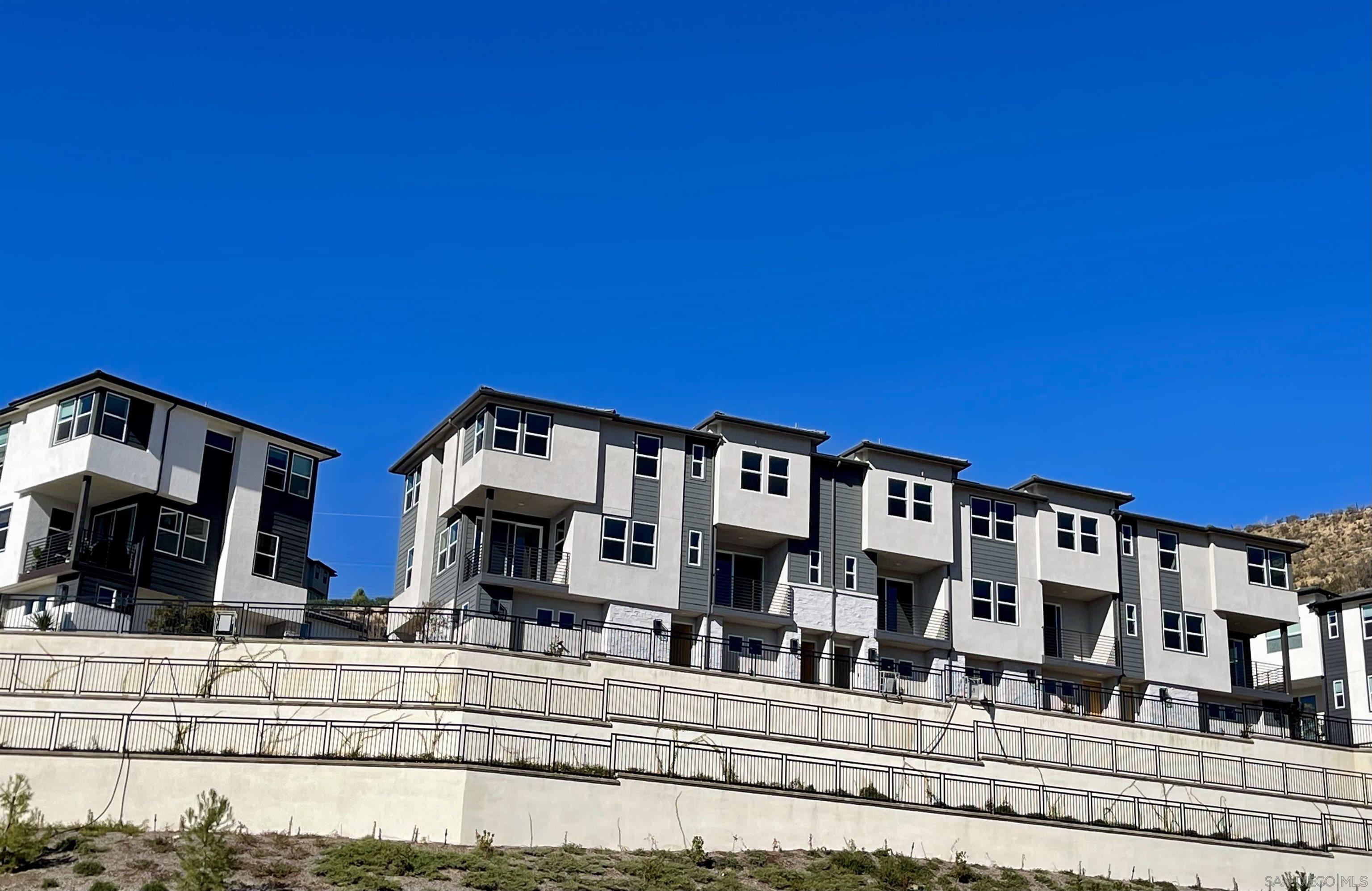 Detail Gallery Image 18 of 18 For 3091  Marquee Way, San Diego,  CA 92108 - 3 Beds | 2/1 Baths