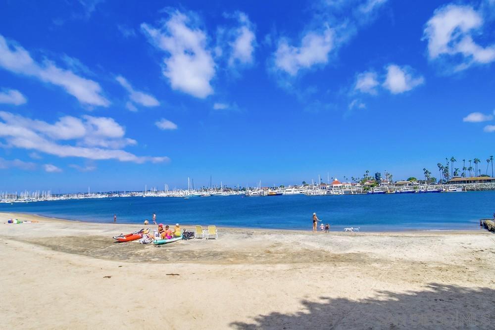 Detail Gallery Image 3 of 21 For 2915  Lawrence Street  9, San Diego,  CA 92106 - 2 Beds | 2 Baths