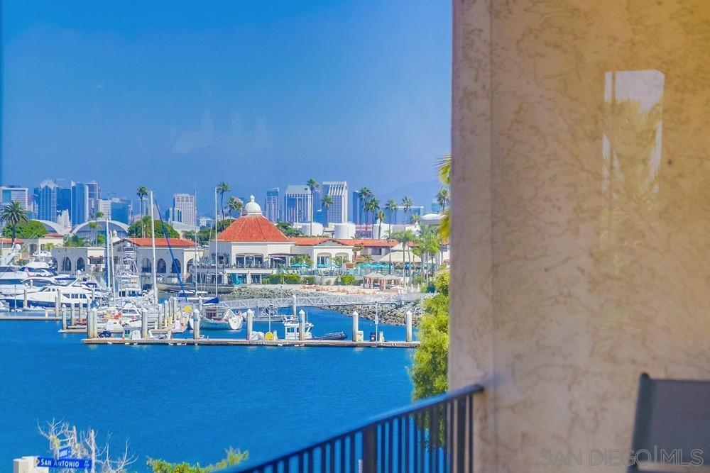 Detail Gallery Image 6 of 21 For 2915  Lawrence Street  9, San Diego,  CA 92106 - 2 Beds | 2 Baths