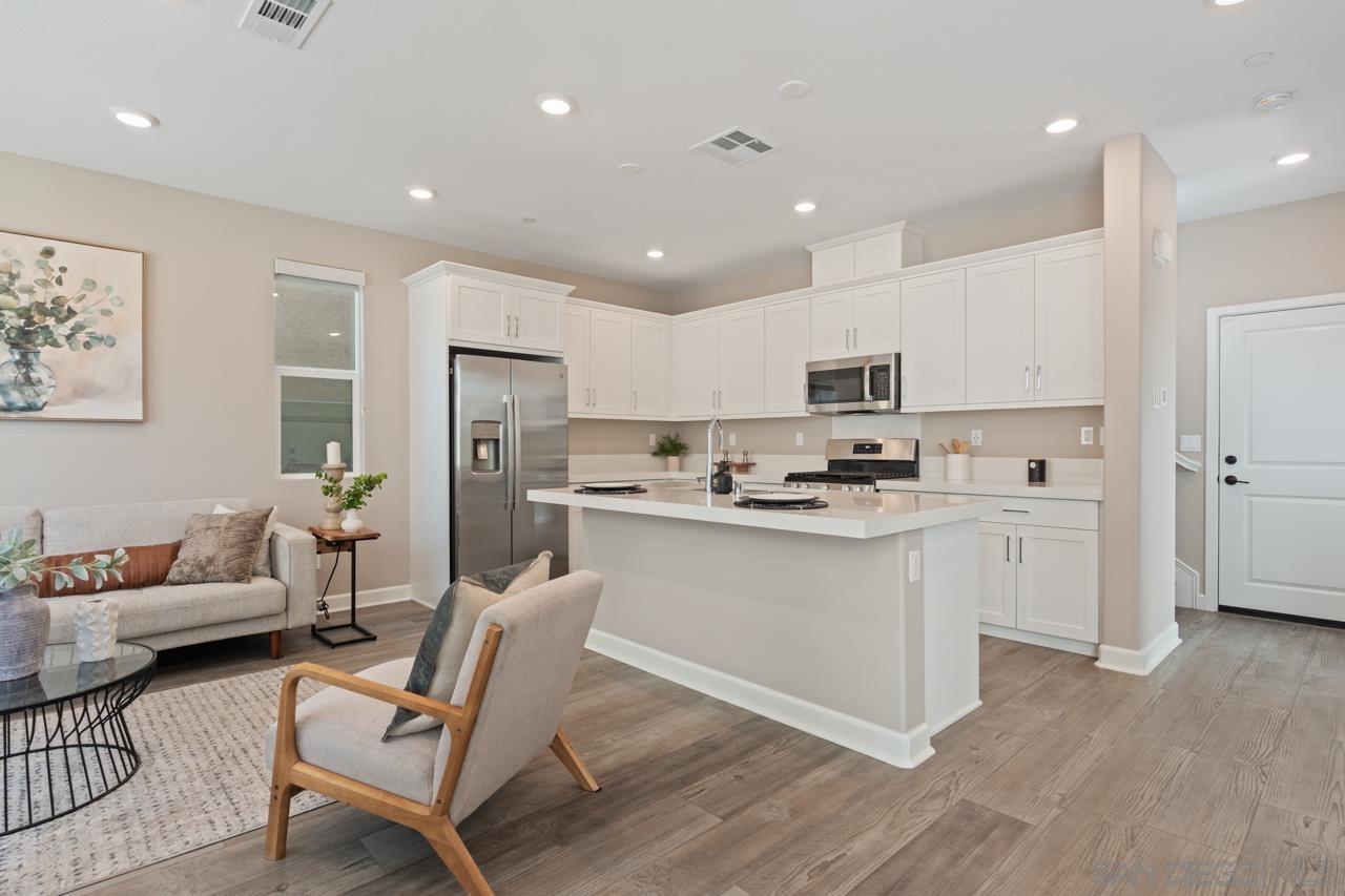 Detail Gallery Image 6 of 73 For 1938  Julie Dawn Pl, Escondido,  CA 92026 - 3 Beds | 2/1 Baths