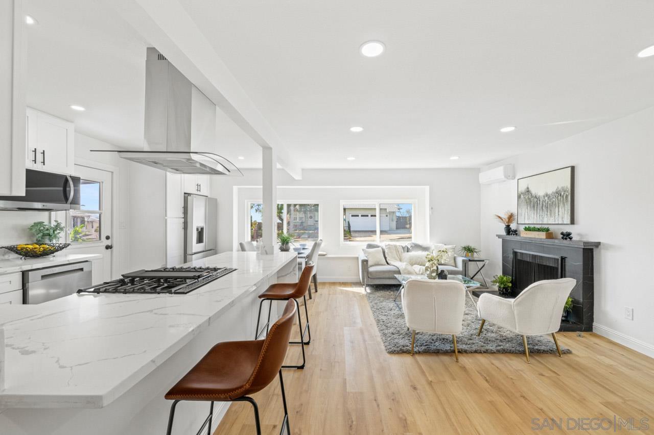 Detail Gallery Image 4 of 32 For 2951  Manos Drive, San Diego,  CA 92139 - 4 Beds | 2 Baths