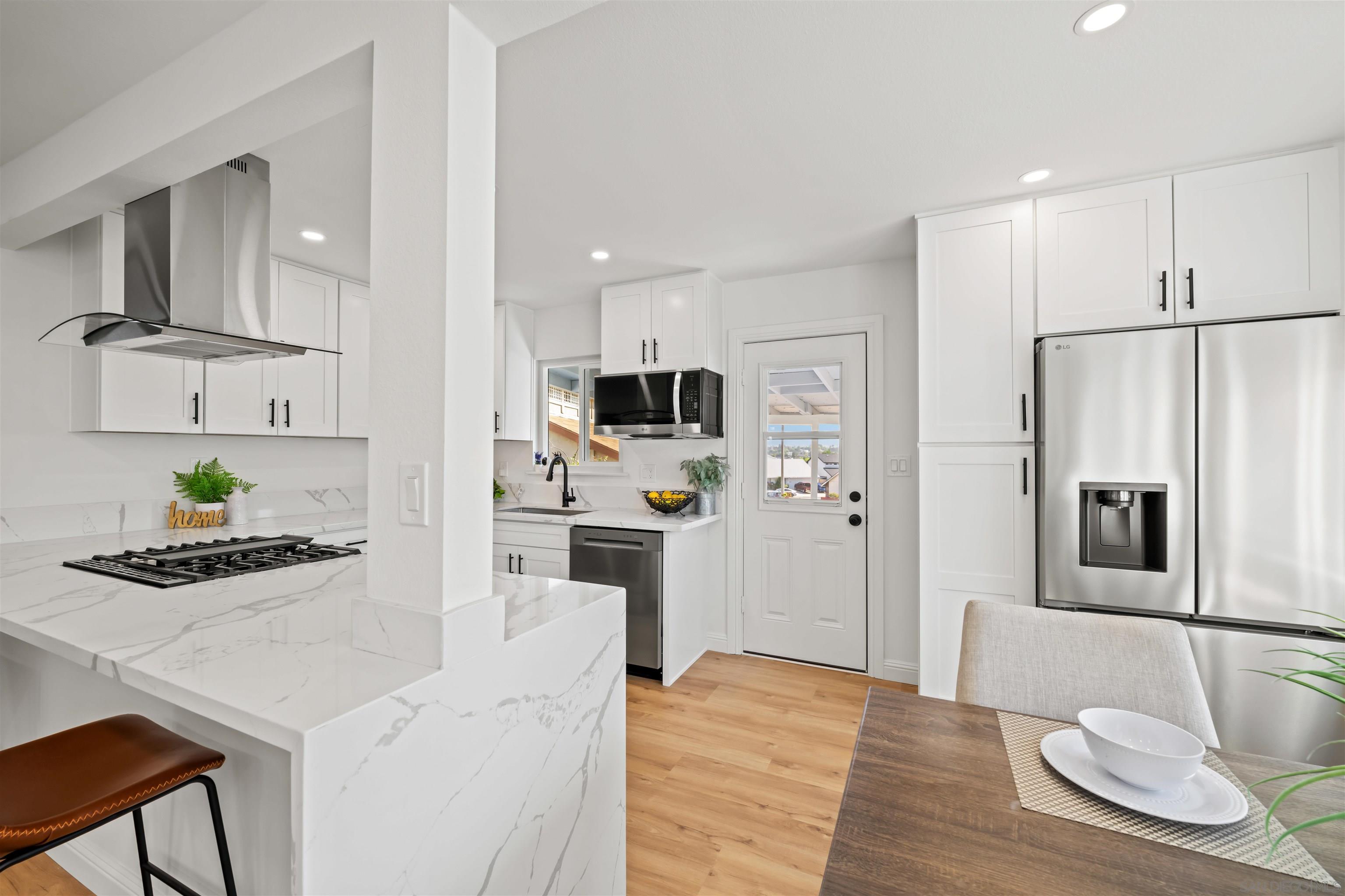 Detail Gallery Image 9 of 31 For 2951  Manos Drive, San Diego,  CA 92139 - 4 Beds | 2 Baths