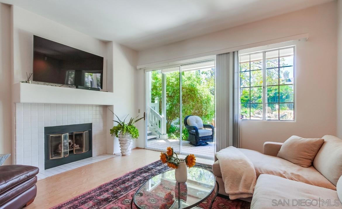 Detail Gallery Image 13 of 40 For 8585  via Mallorca  231, La Jolla,  CA 92037 - 3 Beds | 2 Baths