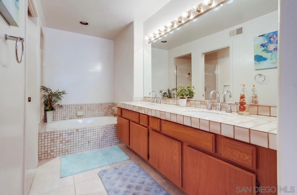 Detail Gallery Image 24 of 40 For 8585  via Mallorca  231, La Jolla,  CA 92037 - 3 Beds | 2 Baths