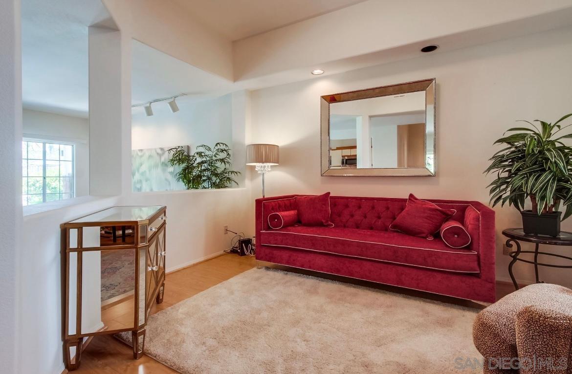 Detail Gallery Image 8 of 40 For 8585  via Mallorca  231, La Jolla,  CA 92037 - 3 Beds | 2 Baths