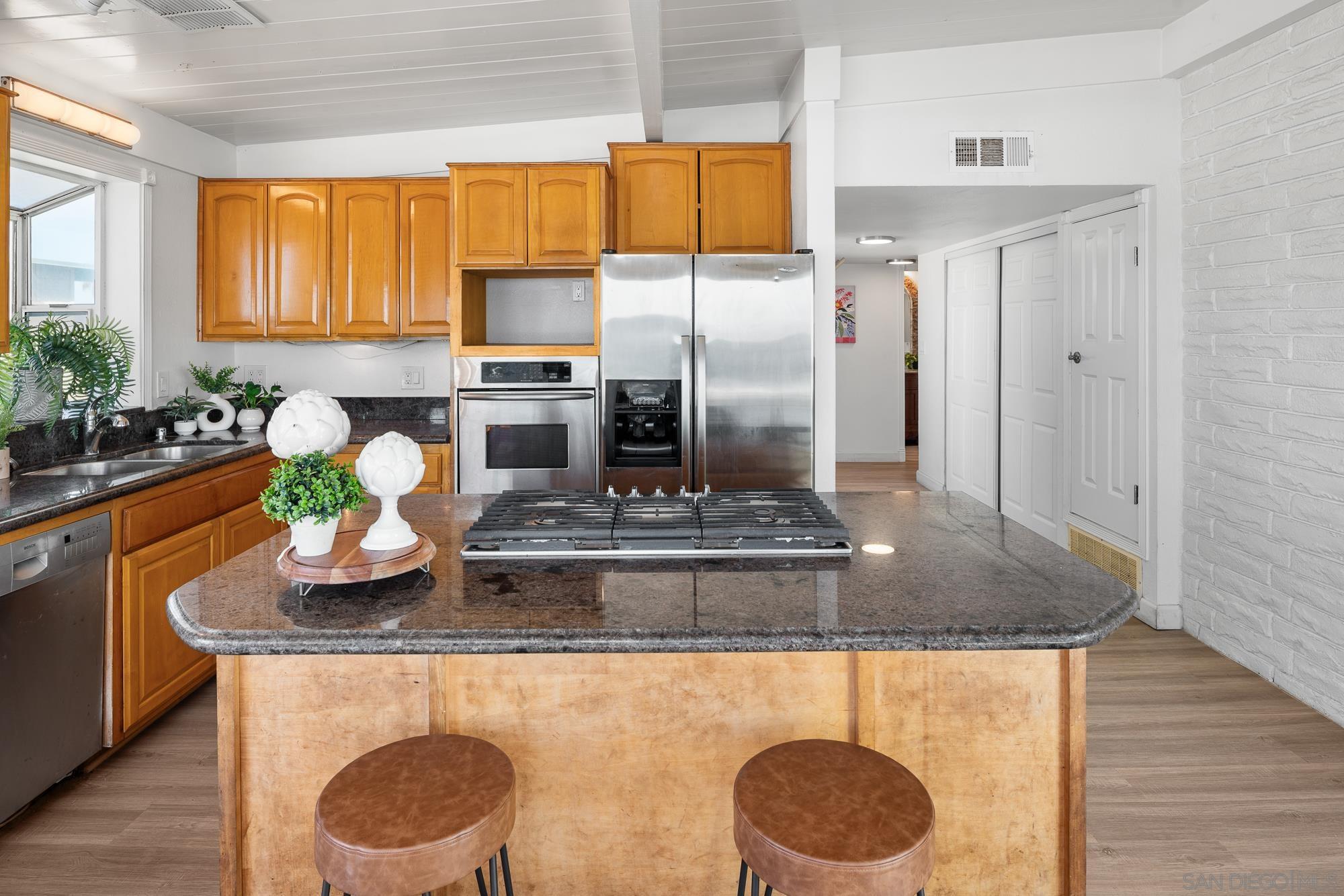 Detail Gallery Image 12 of 47 For 1680  Seacoast Drive  #D,  Imperial Beach,  CA 91932 - 2 Beds | 2 Baths