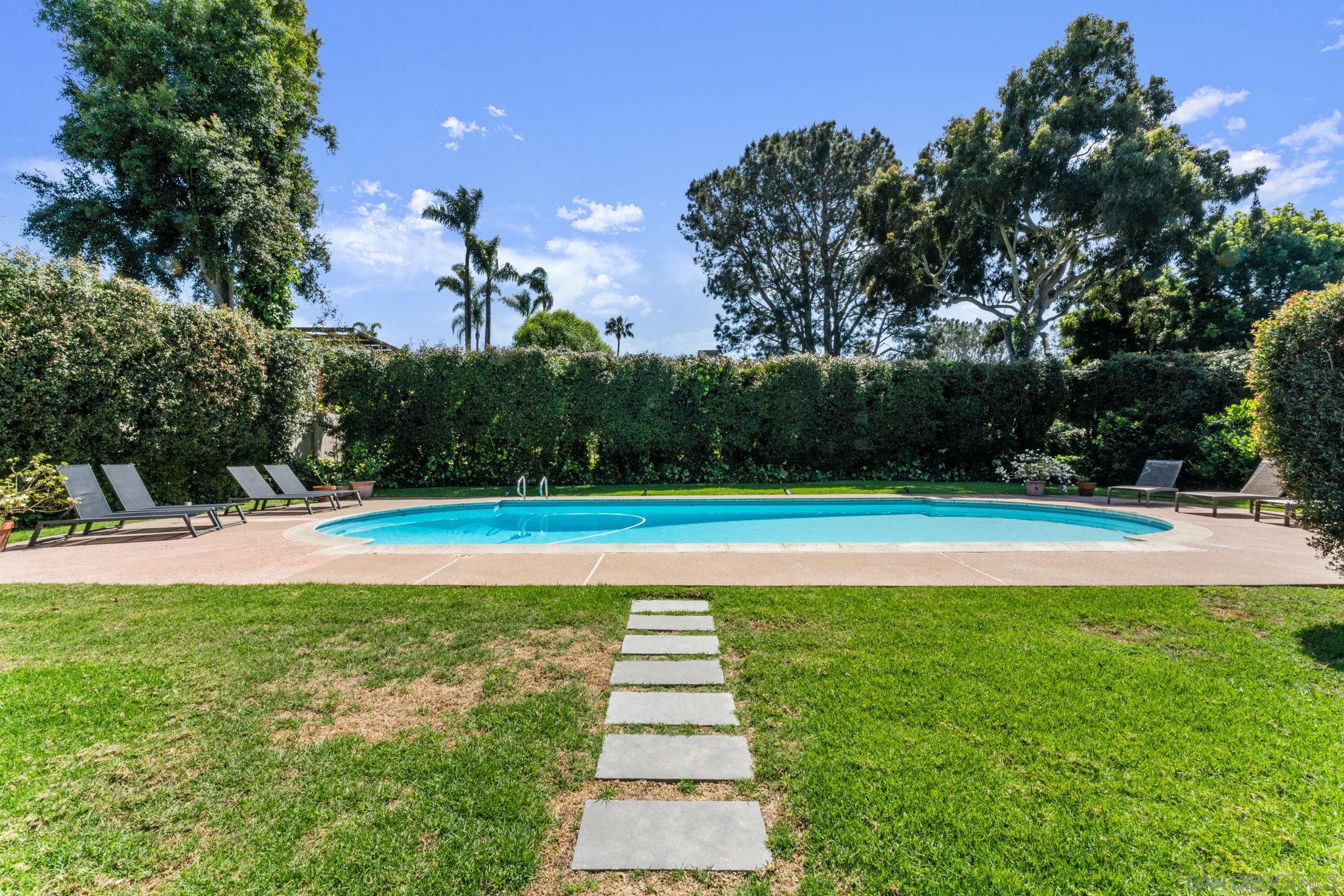 Detail Gallery Image 22 of 30 For 2315  Avenida De La Playa, La Jolla,  CA 92037 - 5 Beds | 3/1 Baths