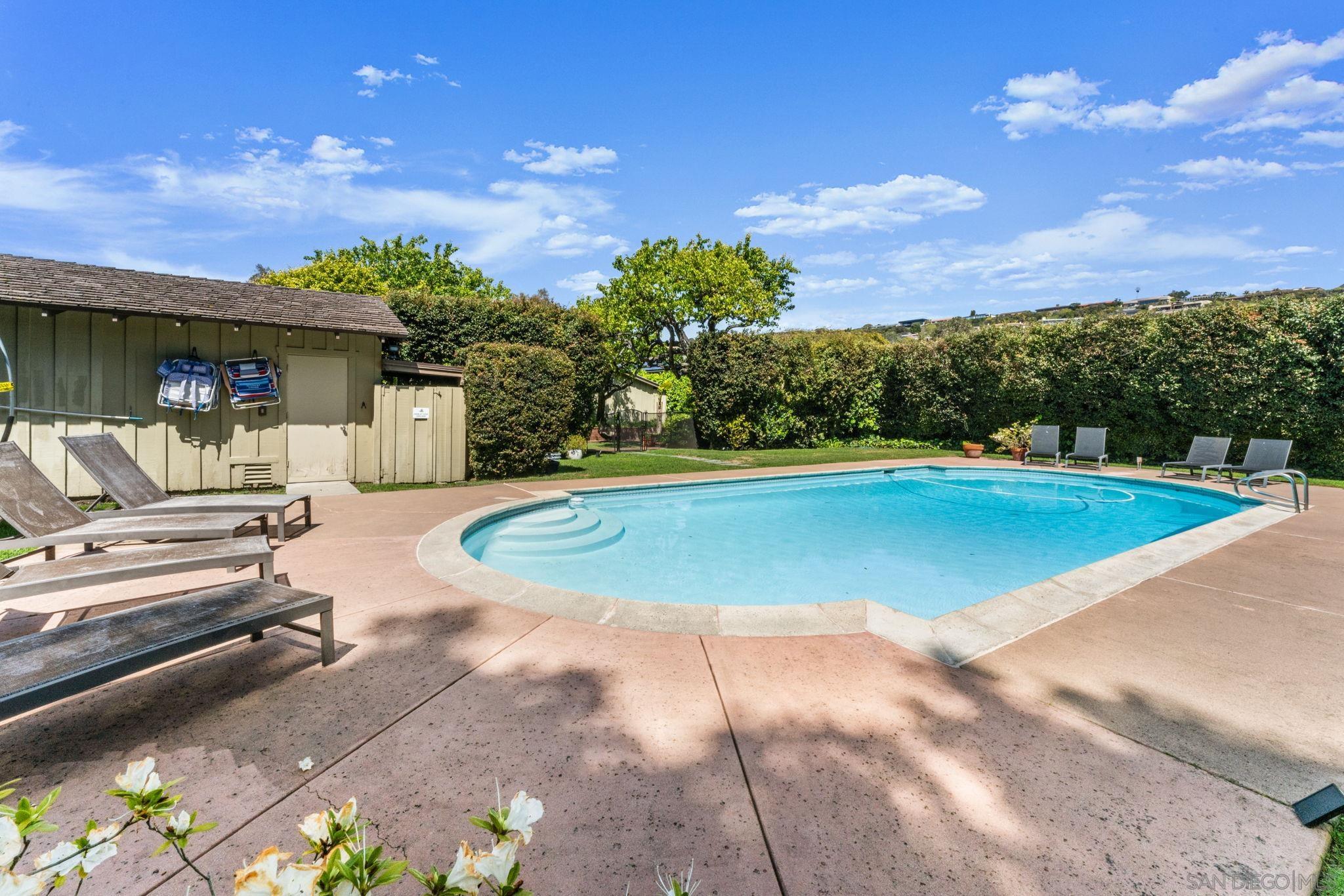 Detail Gallery Image 23 of 30 For 2315  Avenida De La Playa, La Jolla,  CA 92037 - 5 Beds | 3/1 Baths