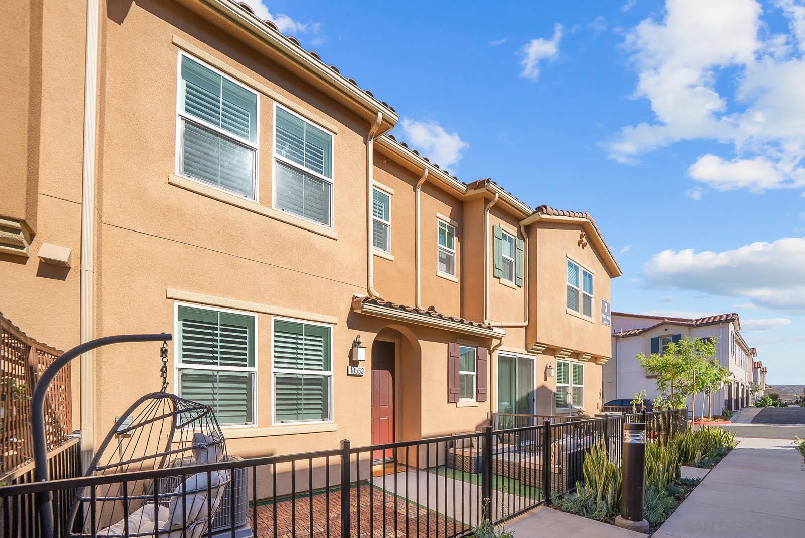 Detail Gallery Image 2 of 33 For 10553  Graphite St, Spring Valley,  CA 91977 - 3 Beds | 2/1 Baths