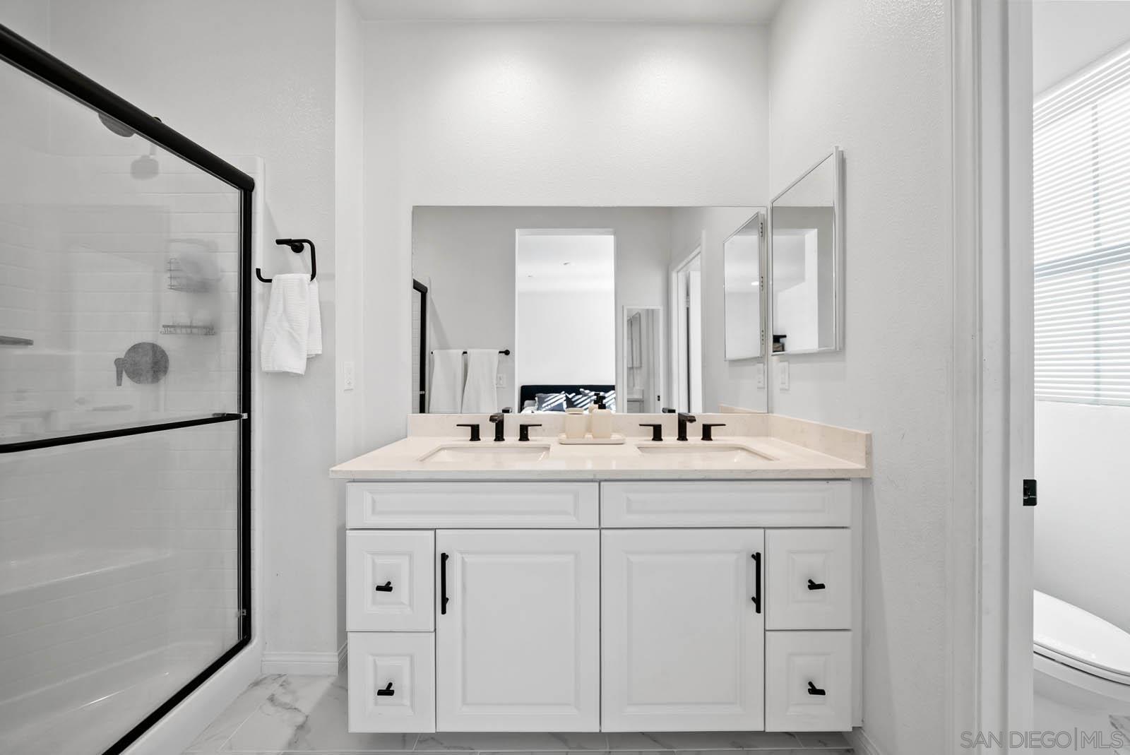 Detail Gallery Image 15 of 33 For 10553  Graphite St, Spring Valley,  CA 91977 - 3 Beds | 2/1 Baths