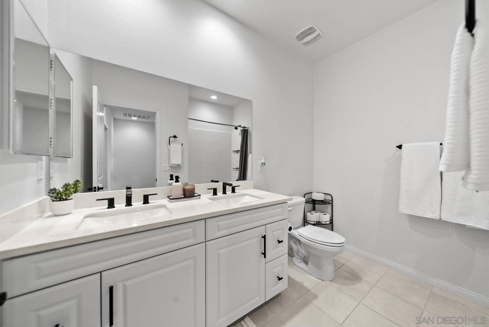 Detail Gallery Image 20 of 33 For 10553  Graphite St, Spring Valley,  CA 91977 - 3 Beds | 2/1 Baths