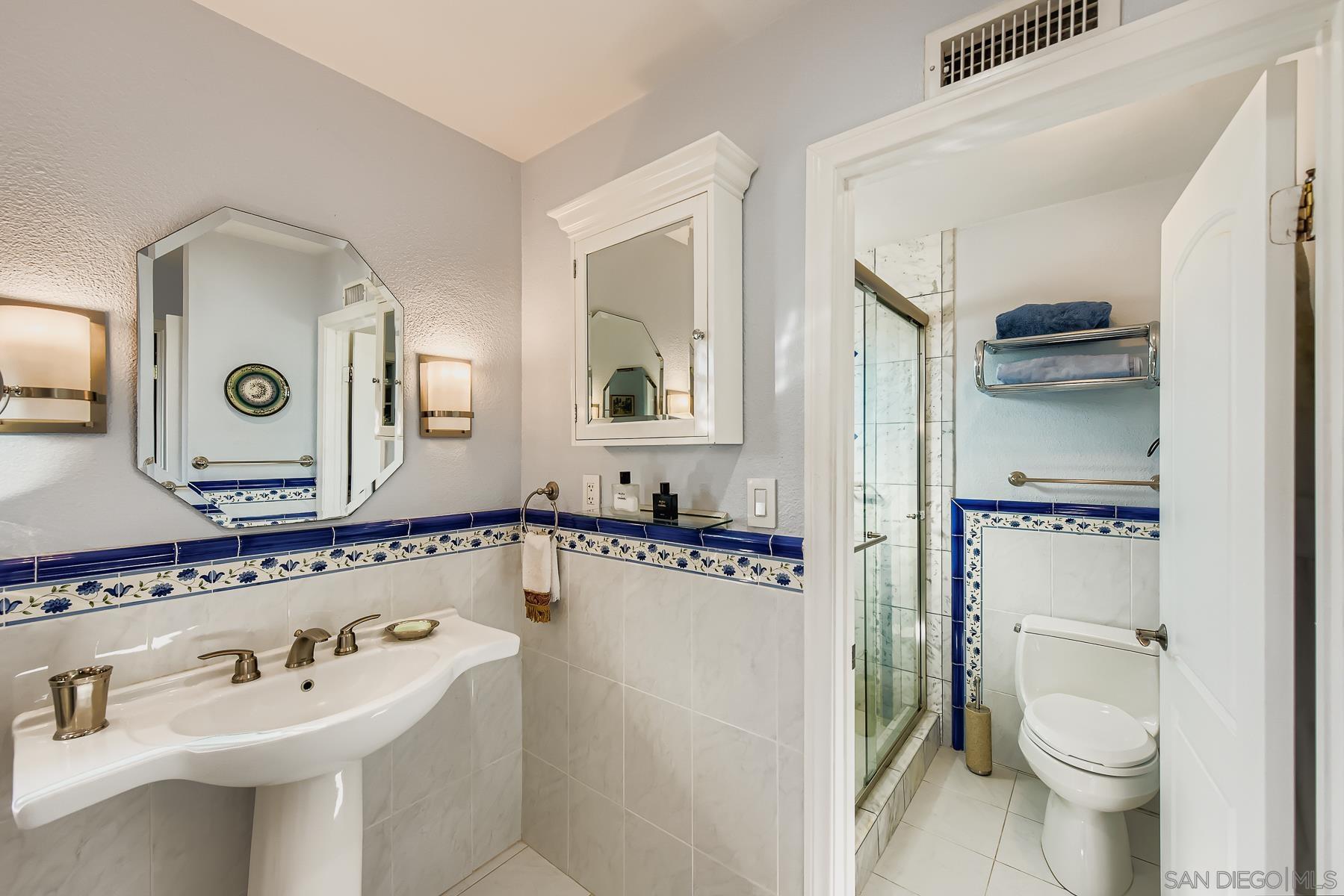 Detail Gallery Image 24 of 37 For 11023  Viacha Dr, San Diego,  CA 92124 - 4 Beds | 2/1 Baths