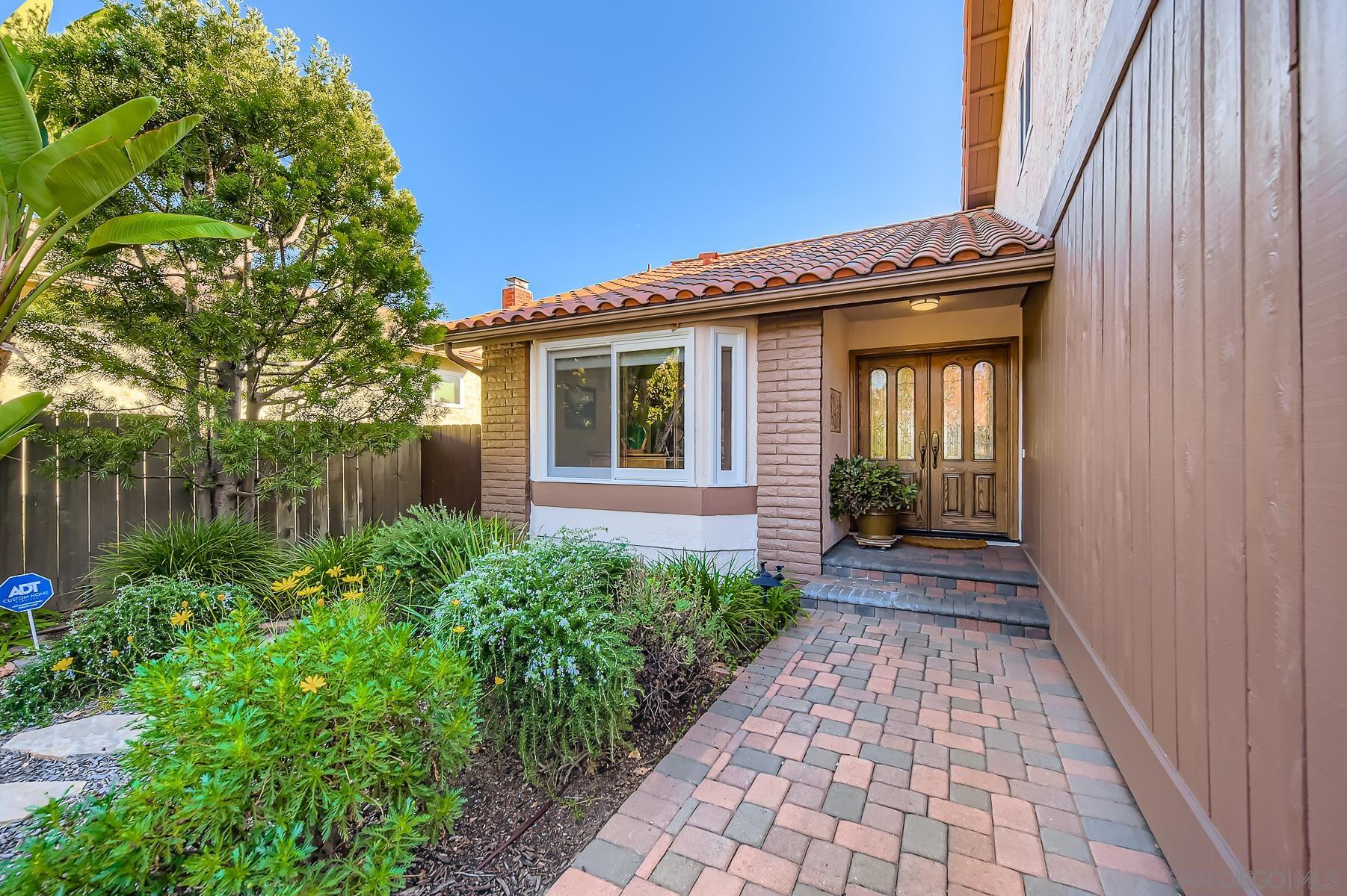 Detail Gallery Image 5 of 37 For 11023  Viacha Dr, San Diego,  CA 92124 - 4 Beds | 2/1 Baths