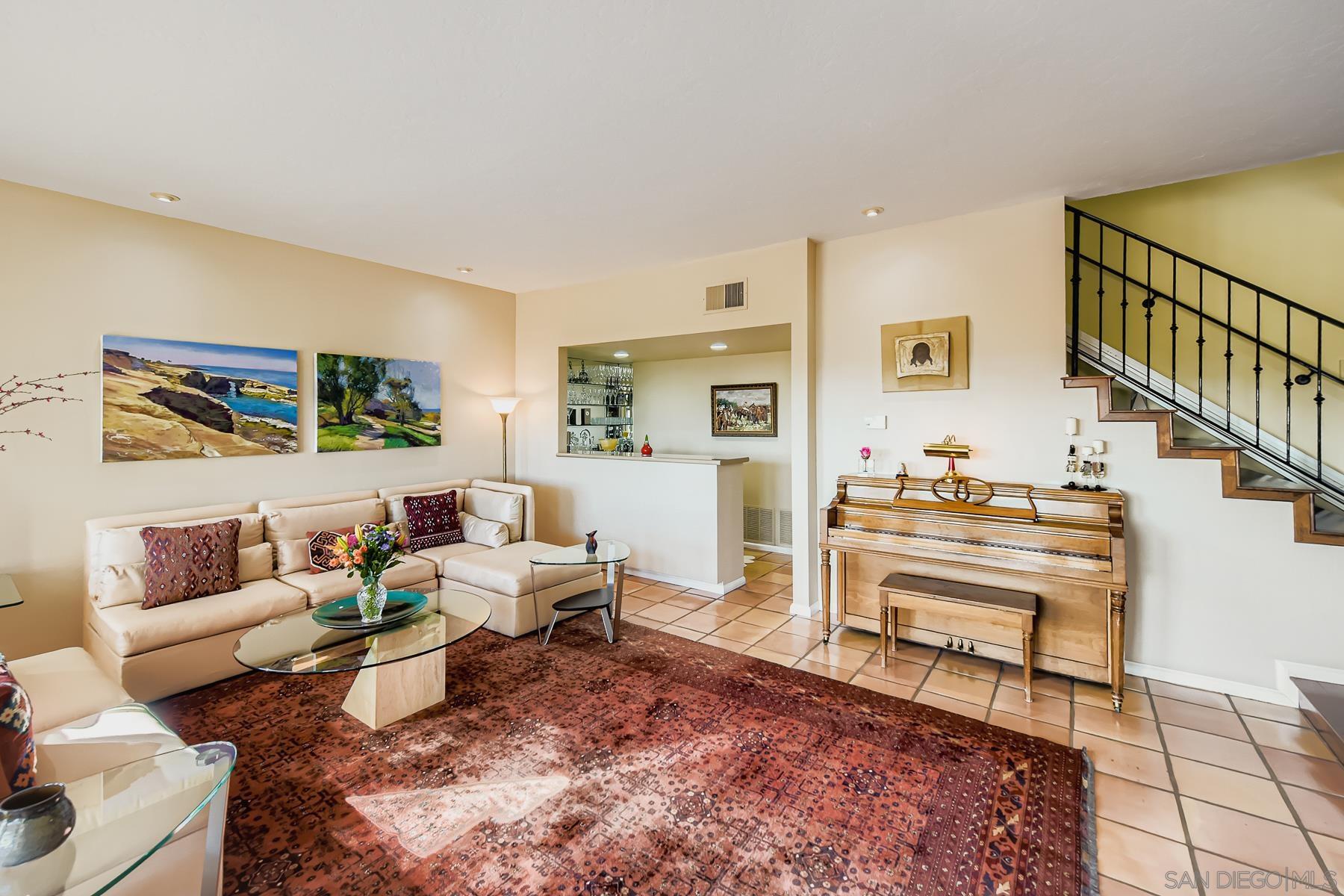 Detail Gallery Image 9 of 37 For 11023  Viacha Dr, San Diego,  CA 92124 - 4 Beds | 2/1 Baths