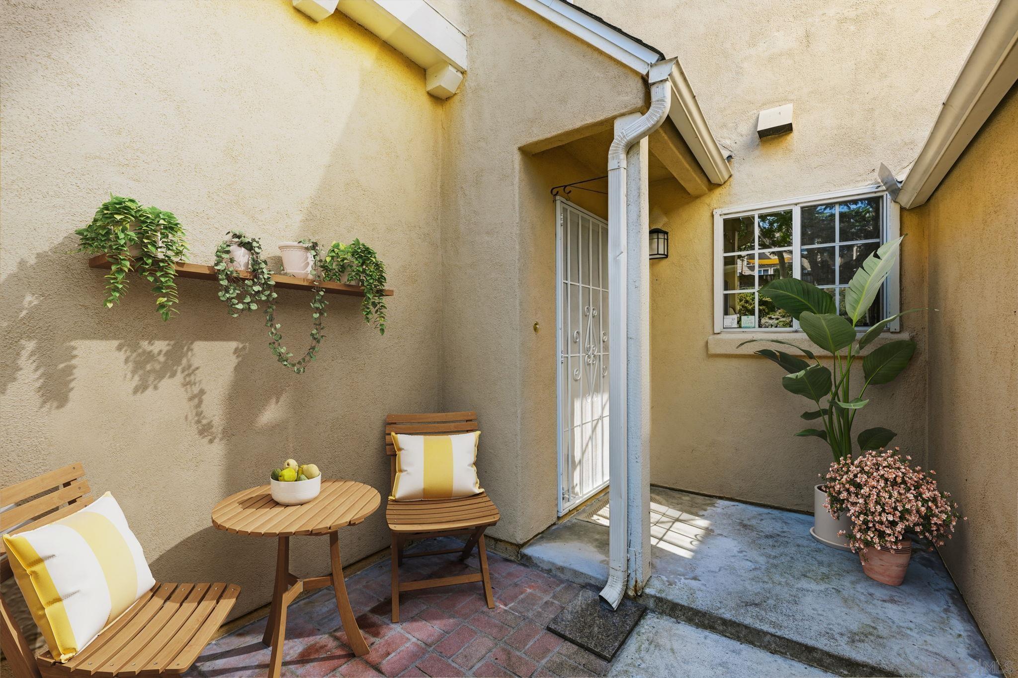 Detail Gallery Image 3 of 34 For 2591  Regent Rd, Carlsbad,  CA 92010 - 3 Beds | 2/1 Baths