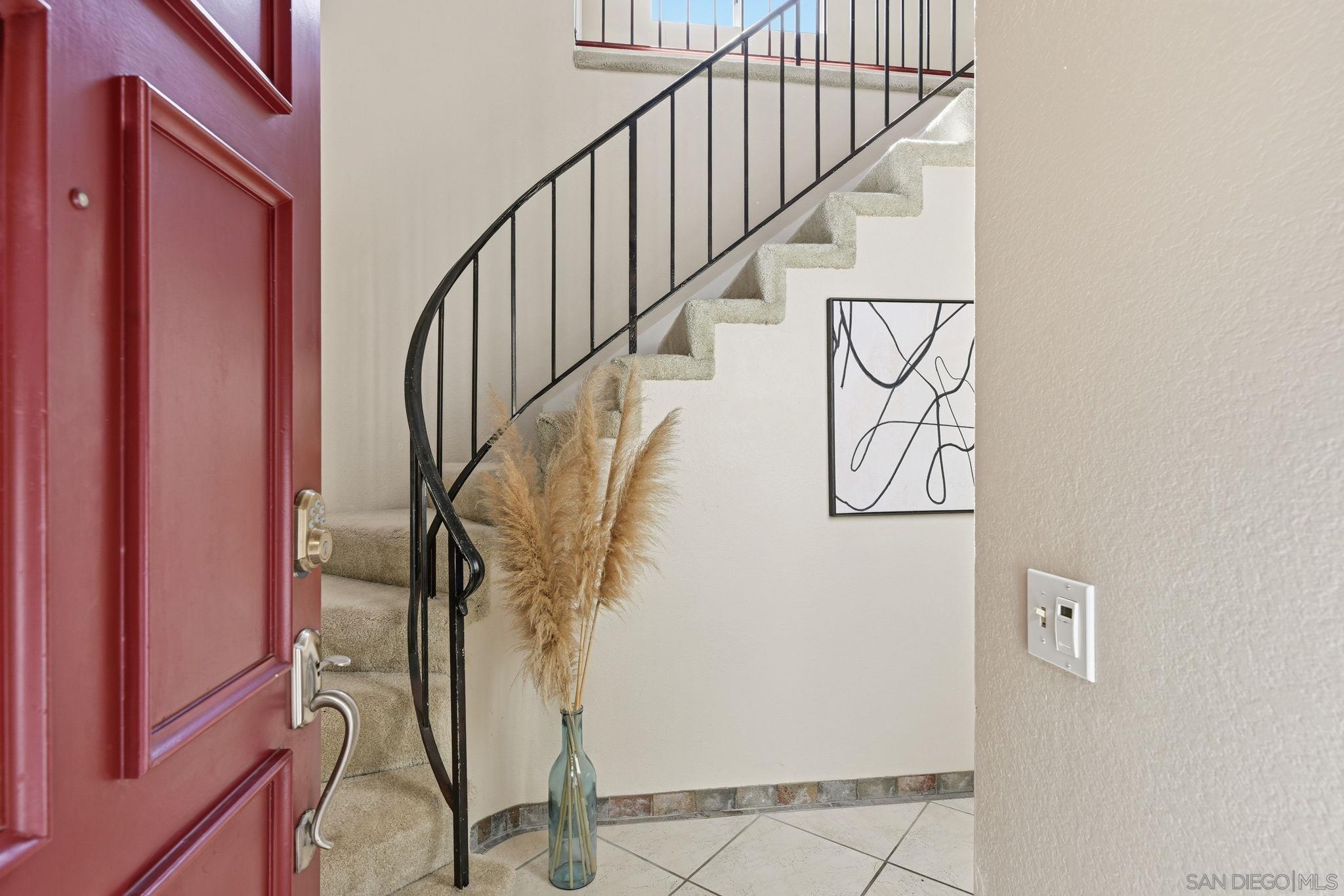 Detail Gallery Image 4 of 34 For 2591  Regent Rd, Carlsbad,  CA 92010 - 3 Beds | 2/1 Baths