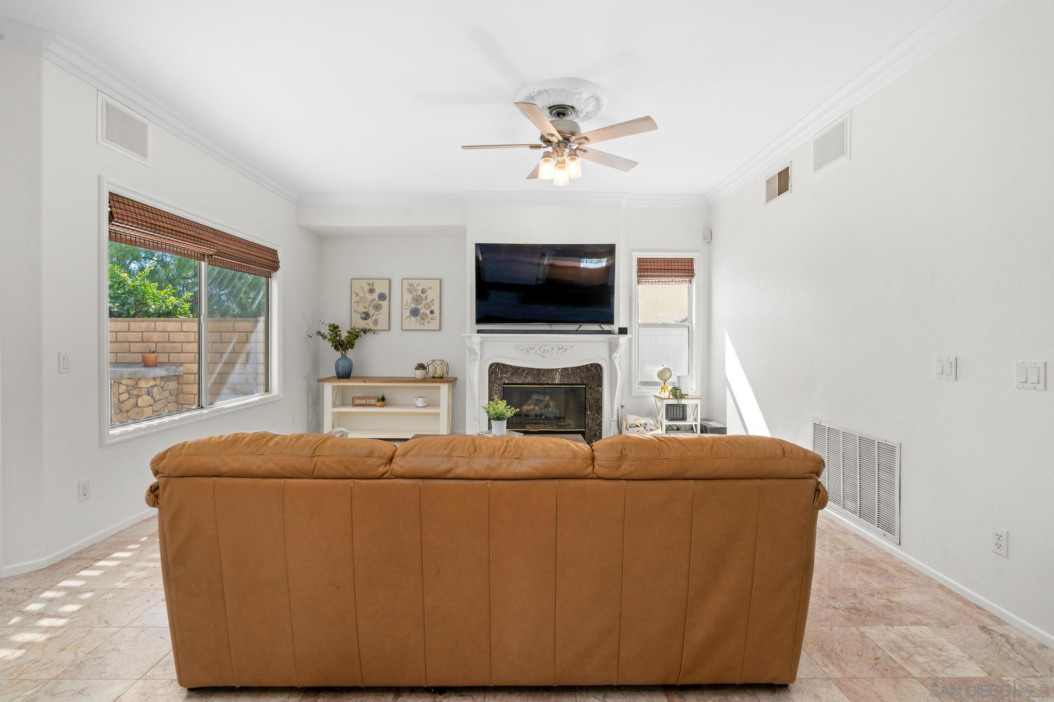 Detail Gallery Image 9 of 33 For 809  River Run Cir, San Marcos,  CA 92069 - 4 Beds | 2/1 Baths