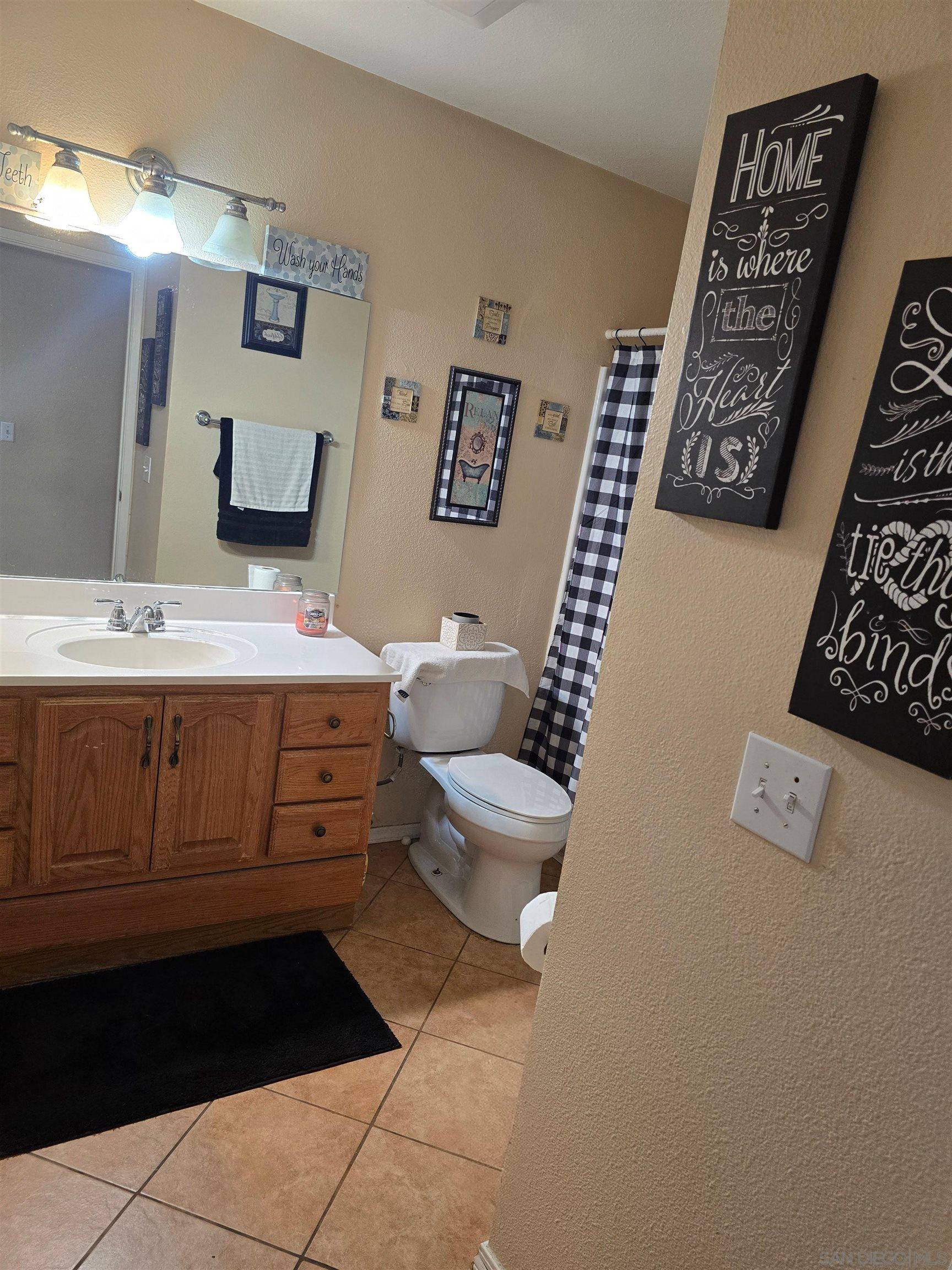 Detail Gallery Image 15 of 16 For 2566  White Oak Pl  #6,  Escondido,  CA 92027 - 2 Beds | 1/1 Baths