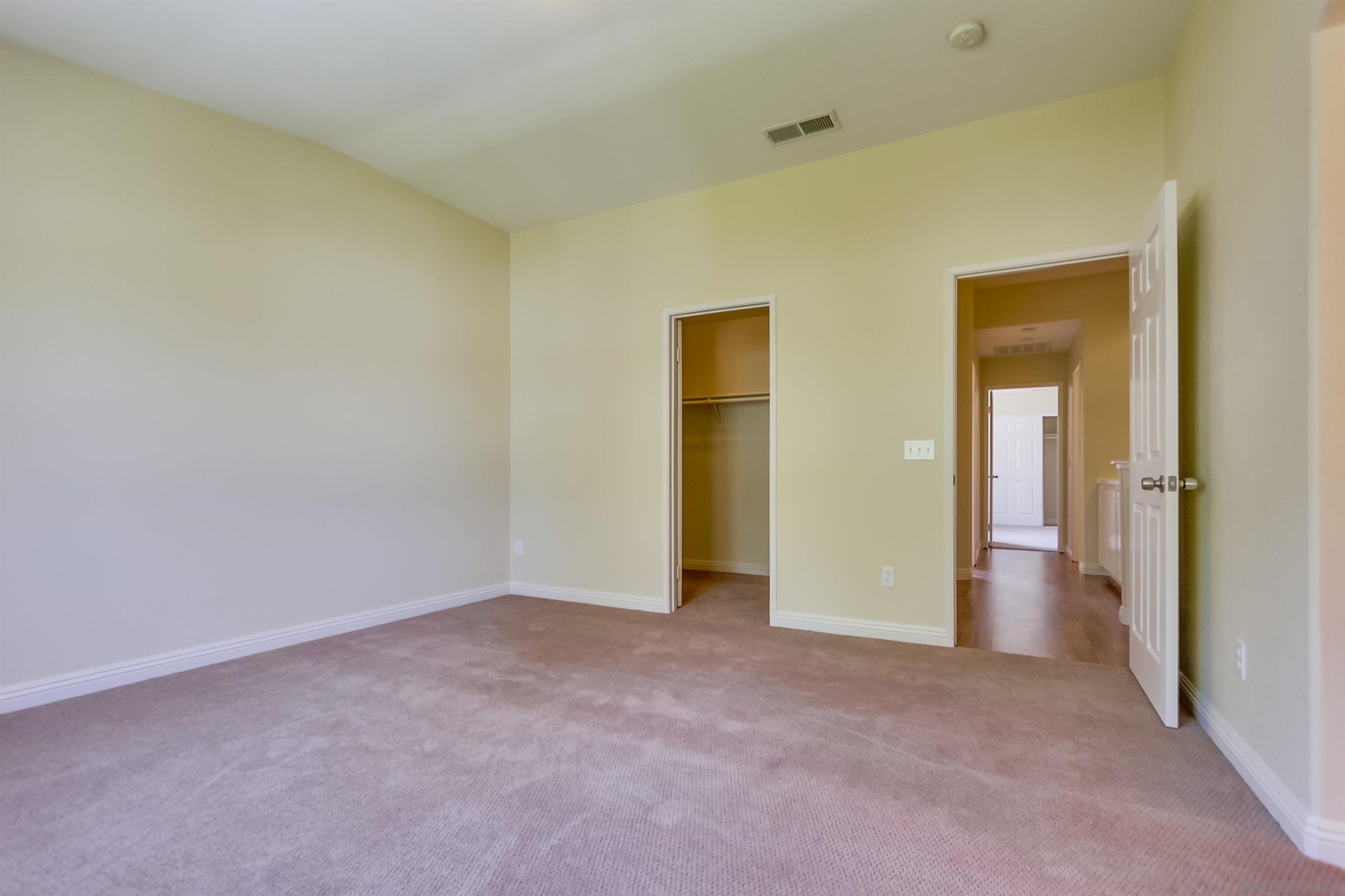 Detail Gallery Image 14 of 37 For 1201  Trapani Cv  4, Chula Vista,  CA 91915 - 3 Beds | 2/1 Baths