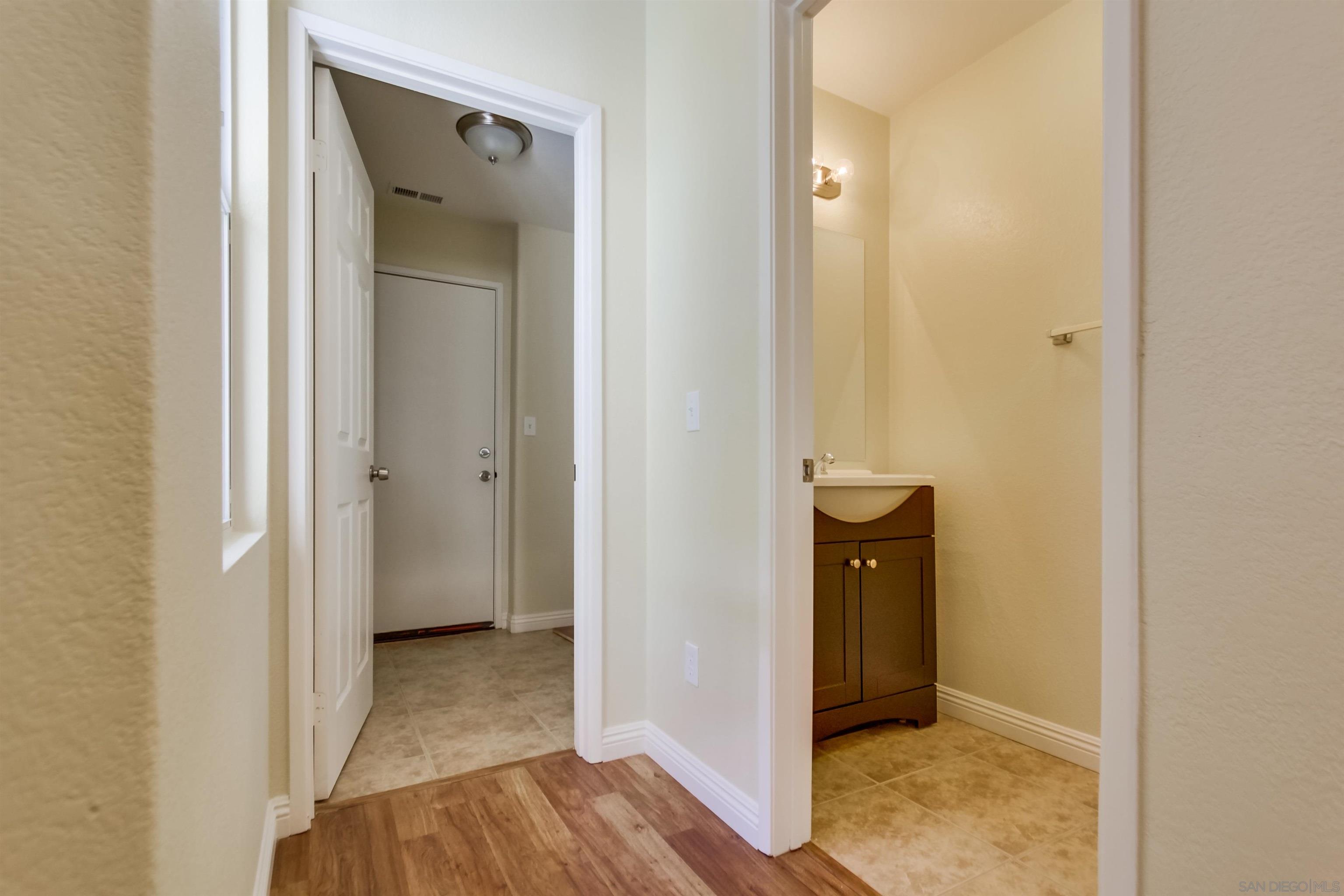 Detail Gallery Image 19 of 37 For 1201  Trapani Cv  4, Chula Vista,  CA 91915 - 3 Beds | 2/1 Baths